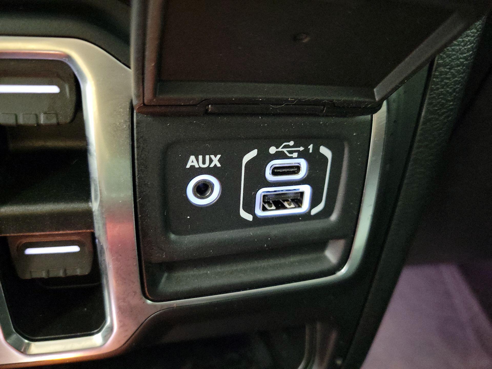 Thumbnail: 2023 Jeep Wrangler - 19