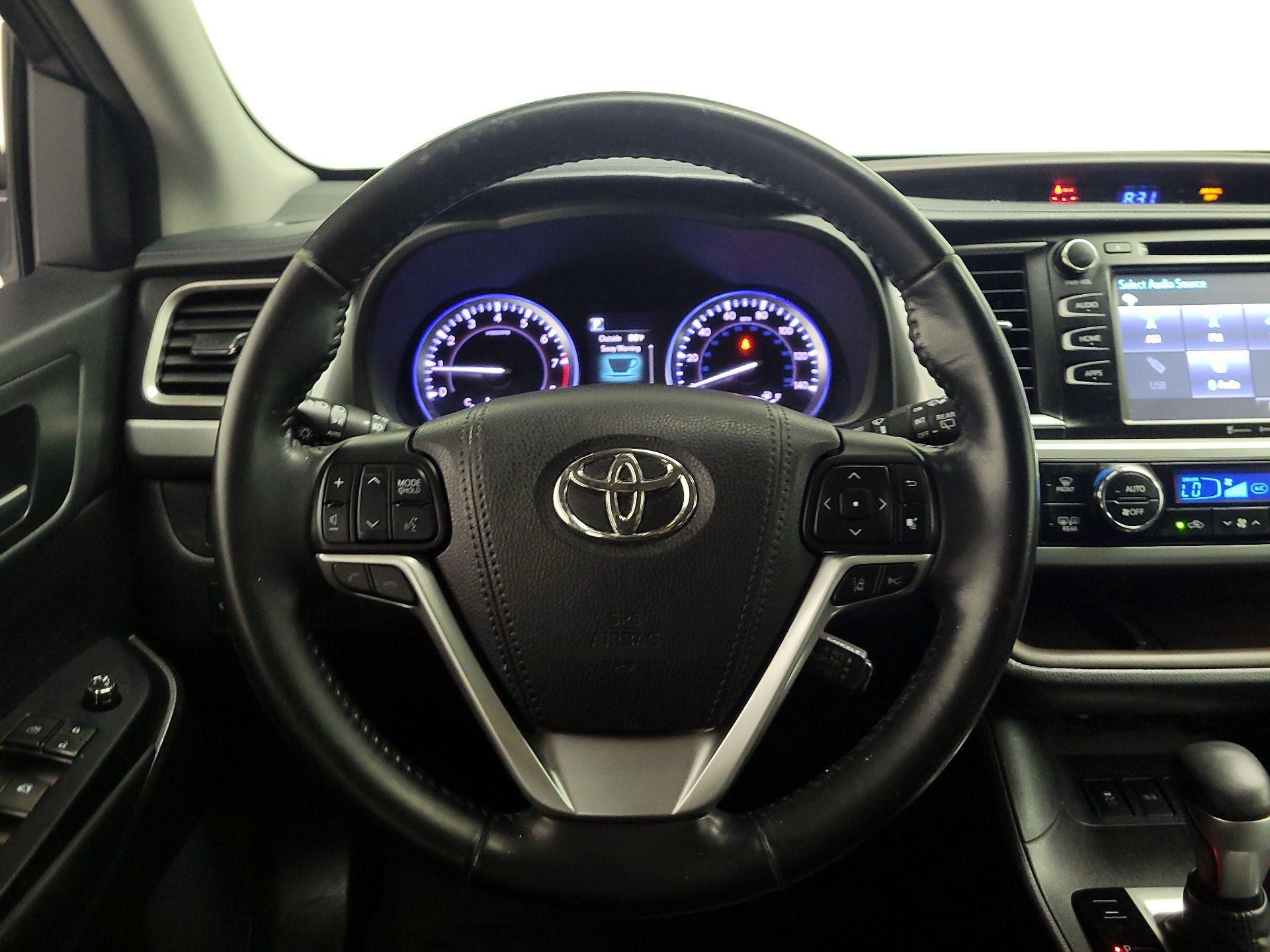 Thumbnail: 2017 Toyota Highlander - 10