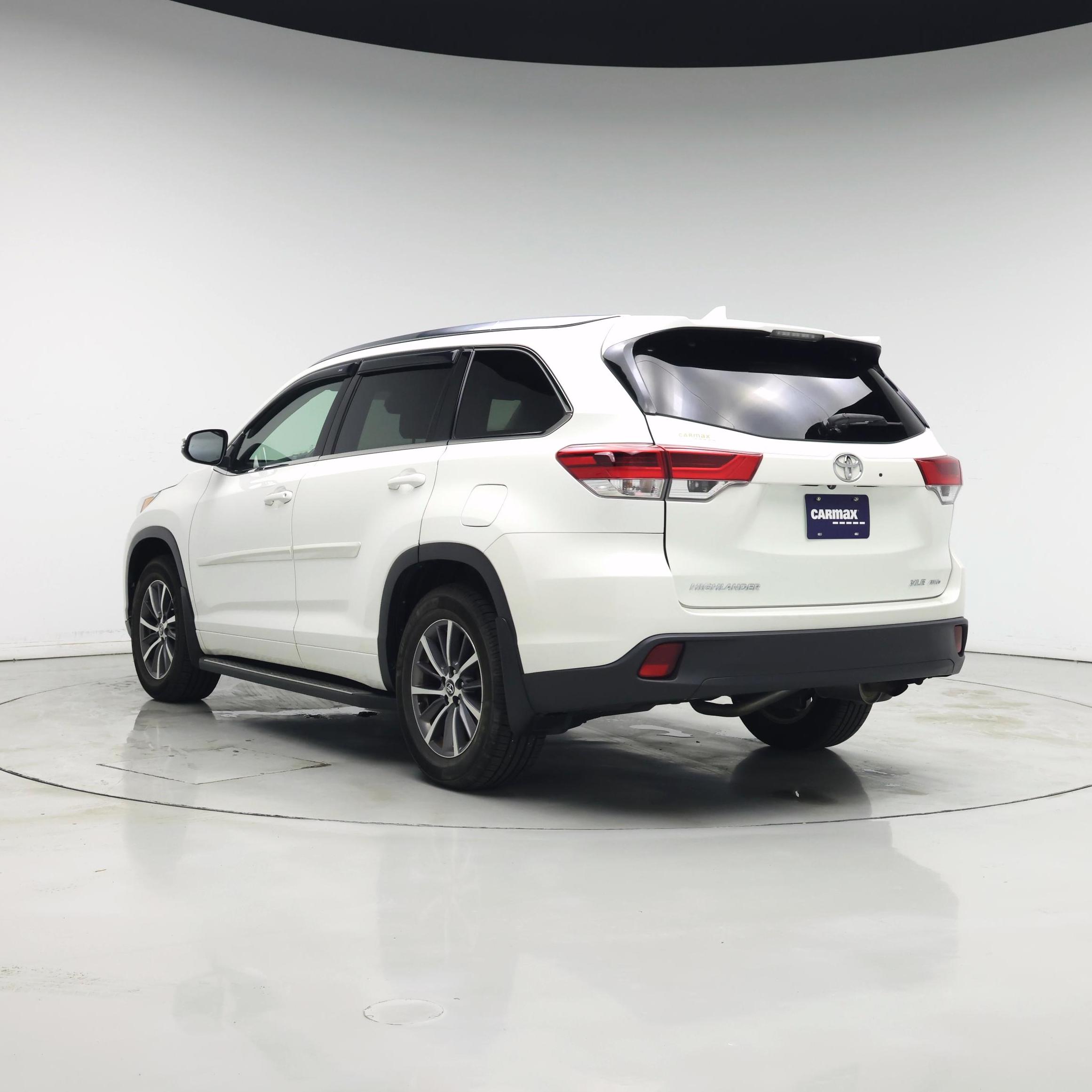 Thumbnail: 2017 Toyota Highlander - 2