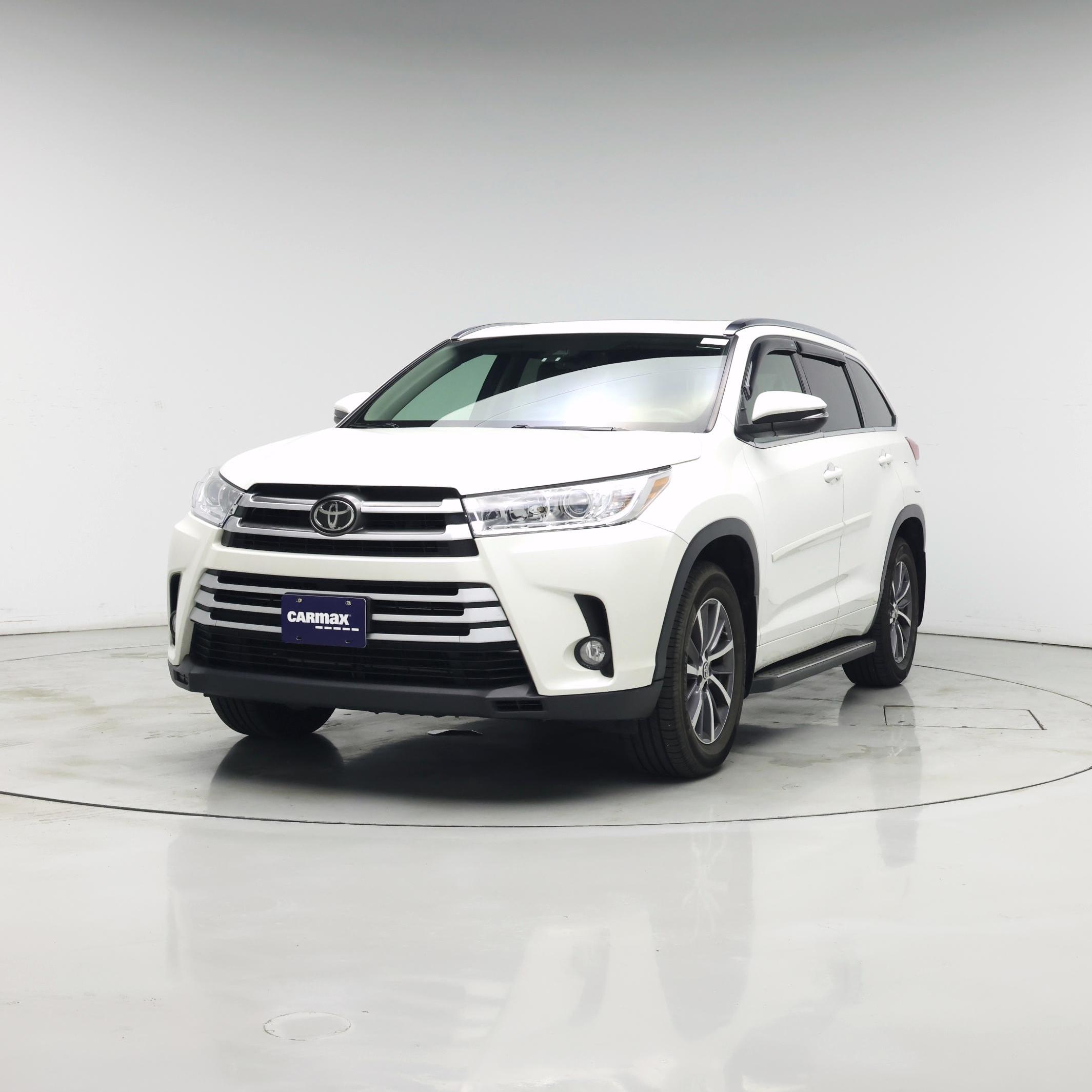 Thumbnail: 2017 Toyota Highlander - 4