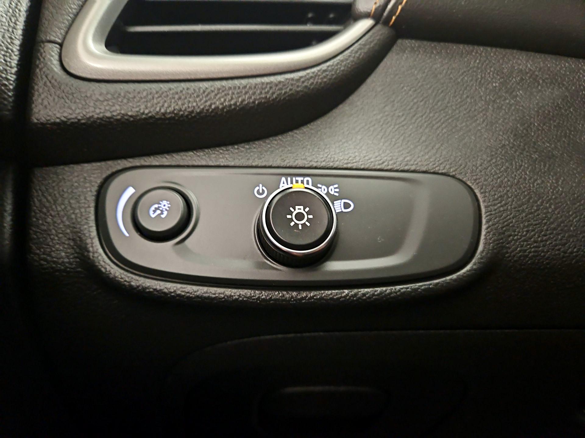 Thumbnail: 2019 Chevrolet Trax - 13