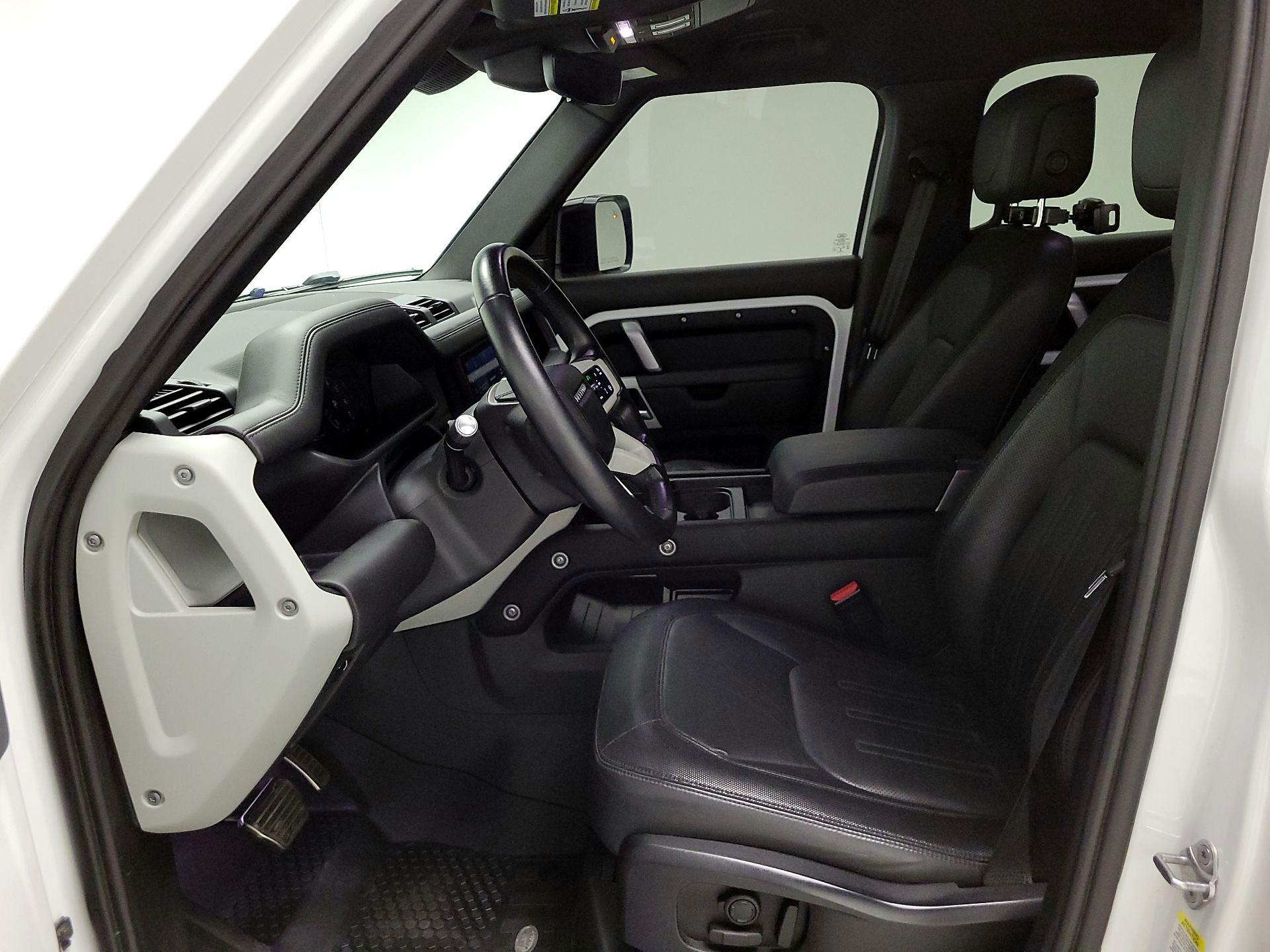 Thumbnail: 2022 Land Rover Defender - 11