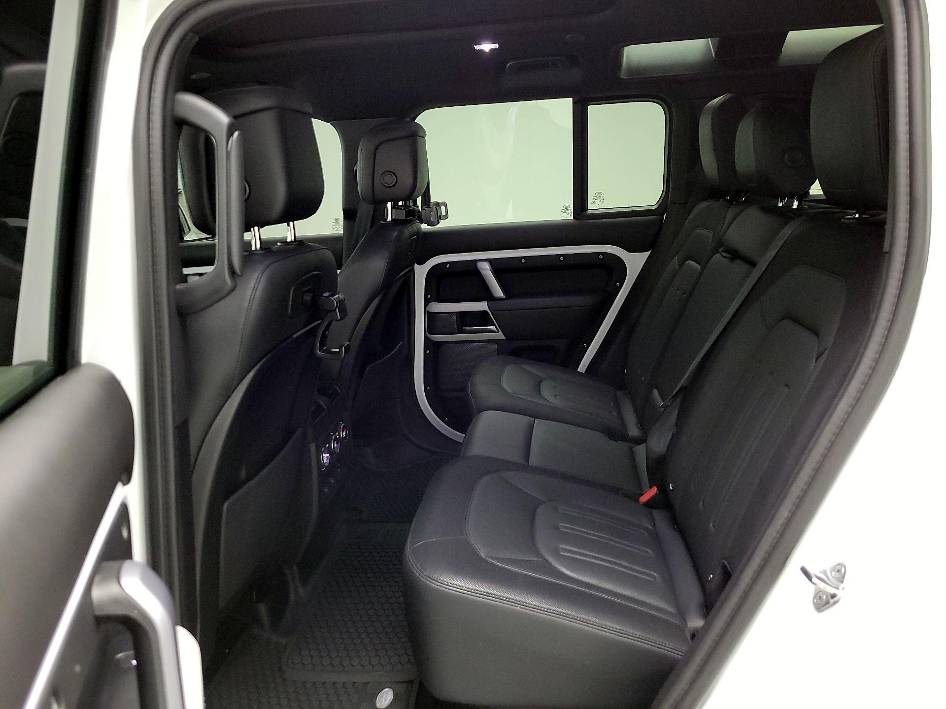 Thumbnail: 2022 Land Rover Defender - 19