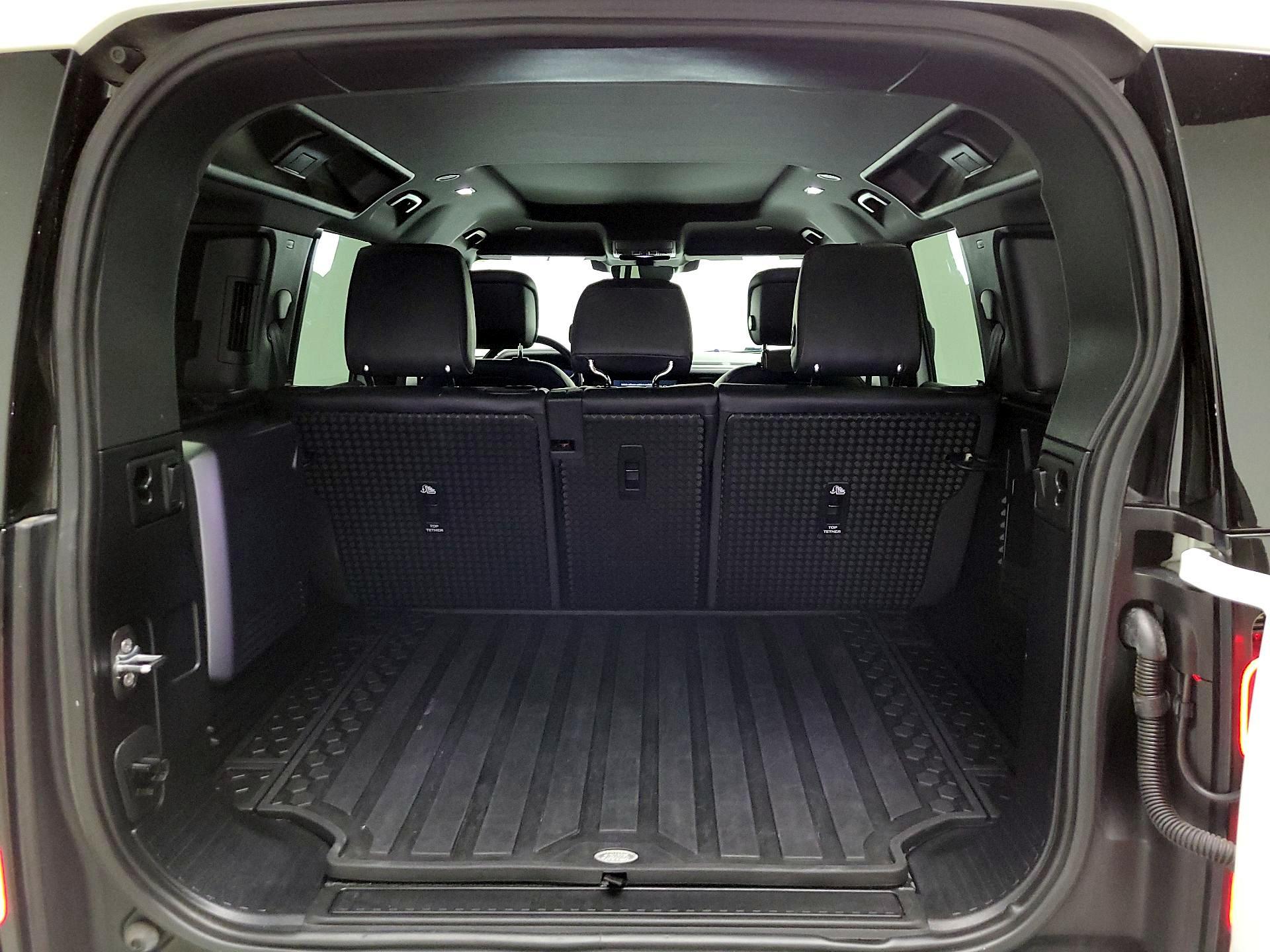 Thumbnail: 2022 Land Rover Defender - 20