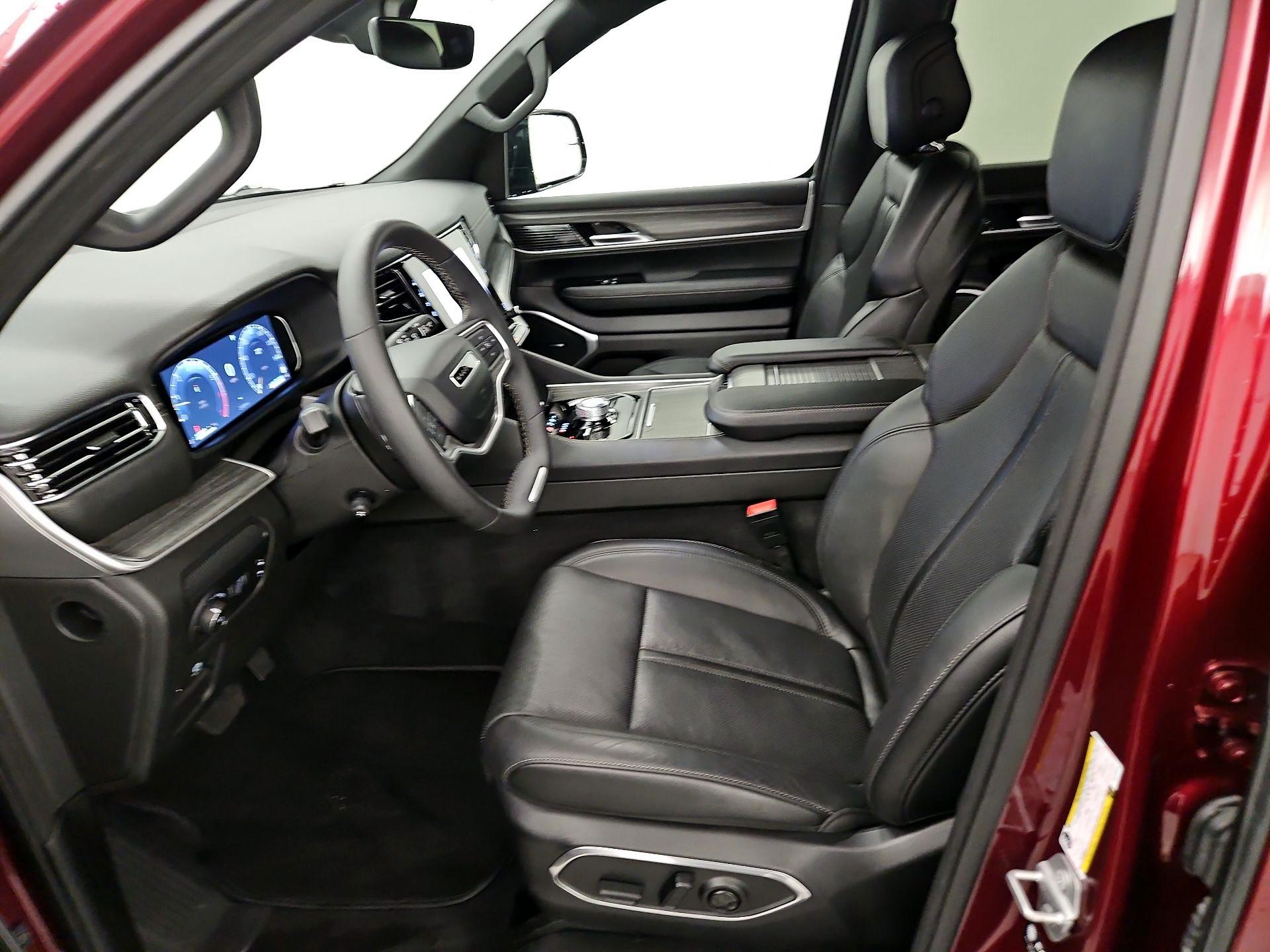 Thumbnail: 2024 Jeep Wagoneer - 11