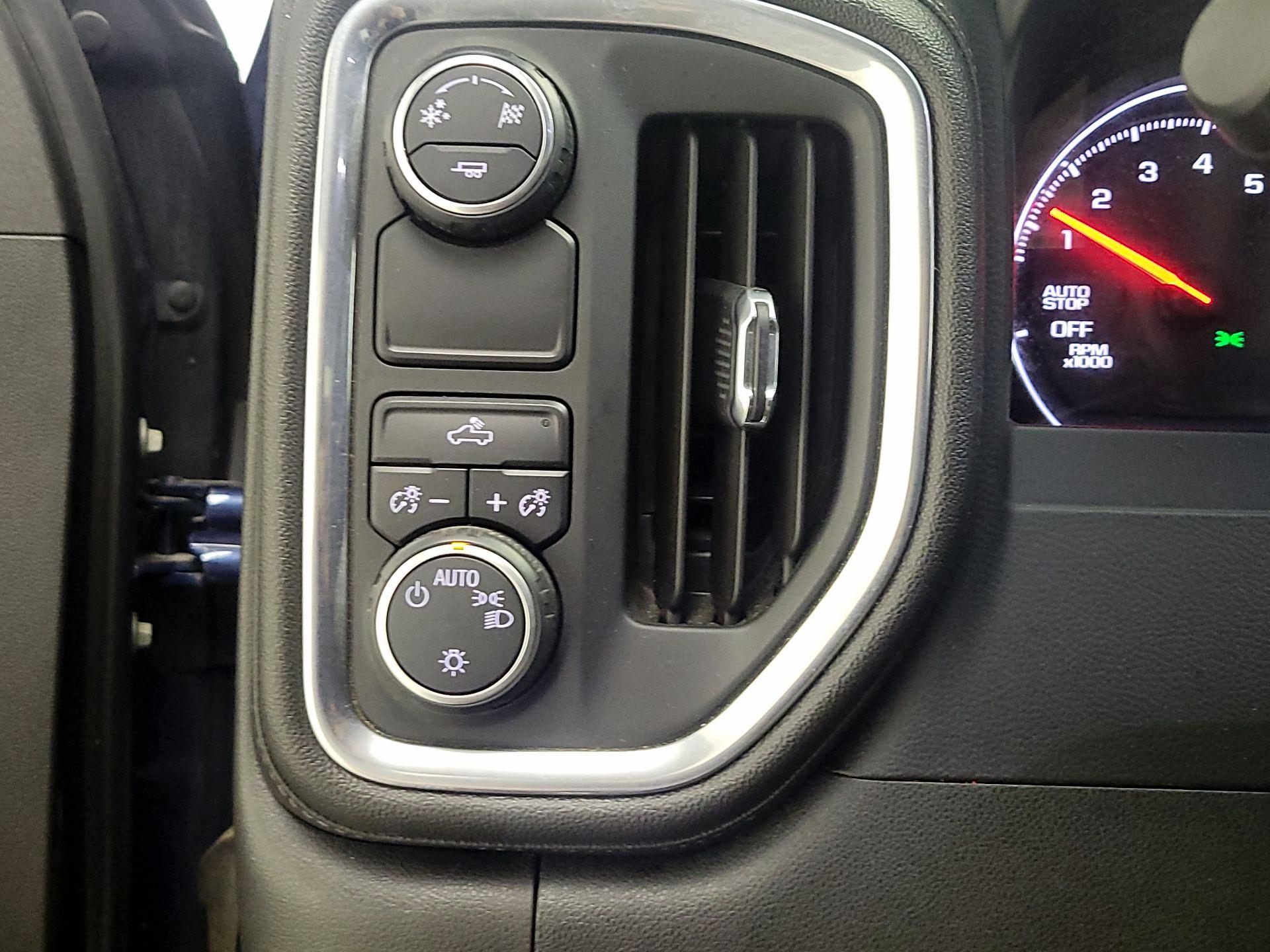 Thumbnail: 2019 Chevrolet Silverado 1500 - 13