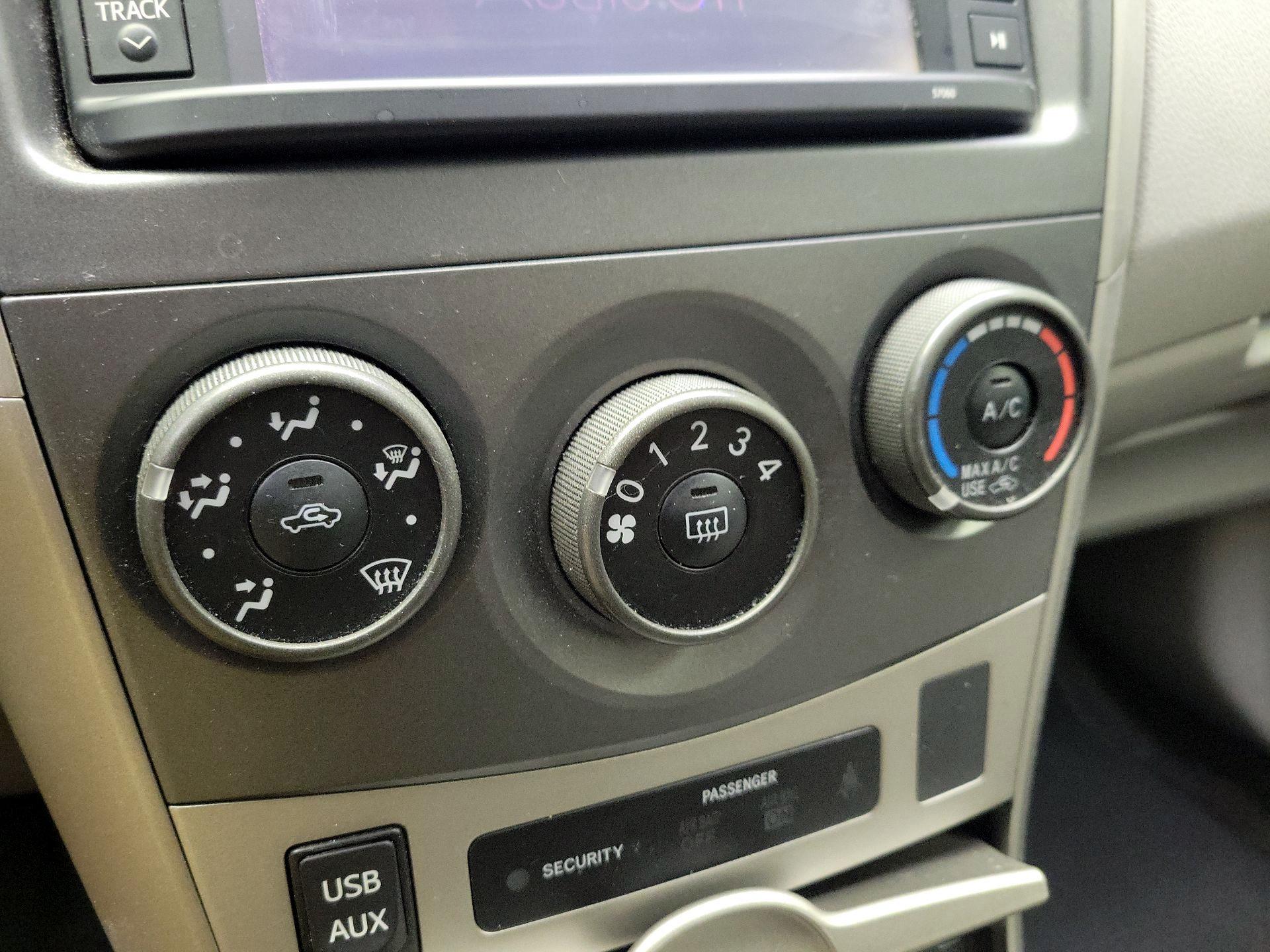 Thumbnail: 2013 Toyota Corolla - 15