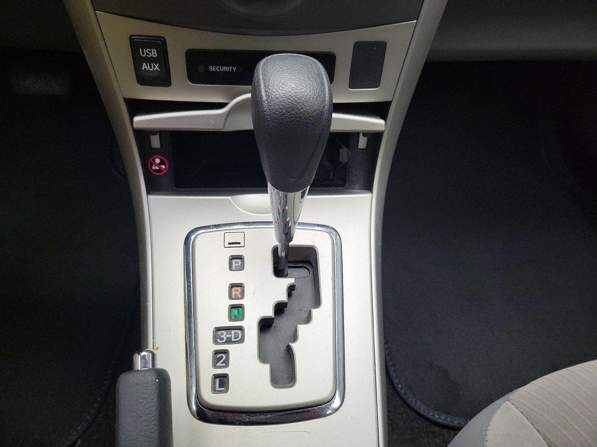 Thumbnail: 2013 Toyota Corolla - 16