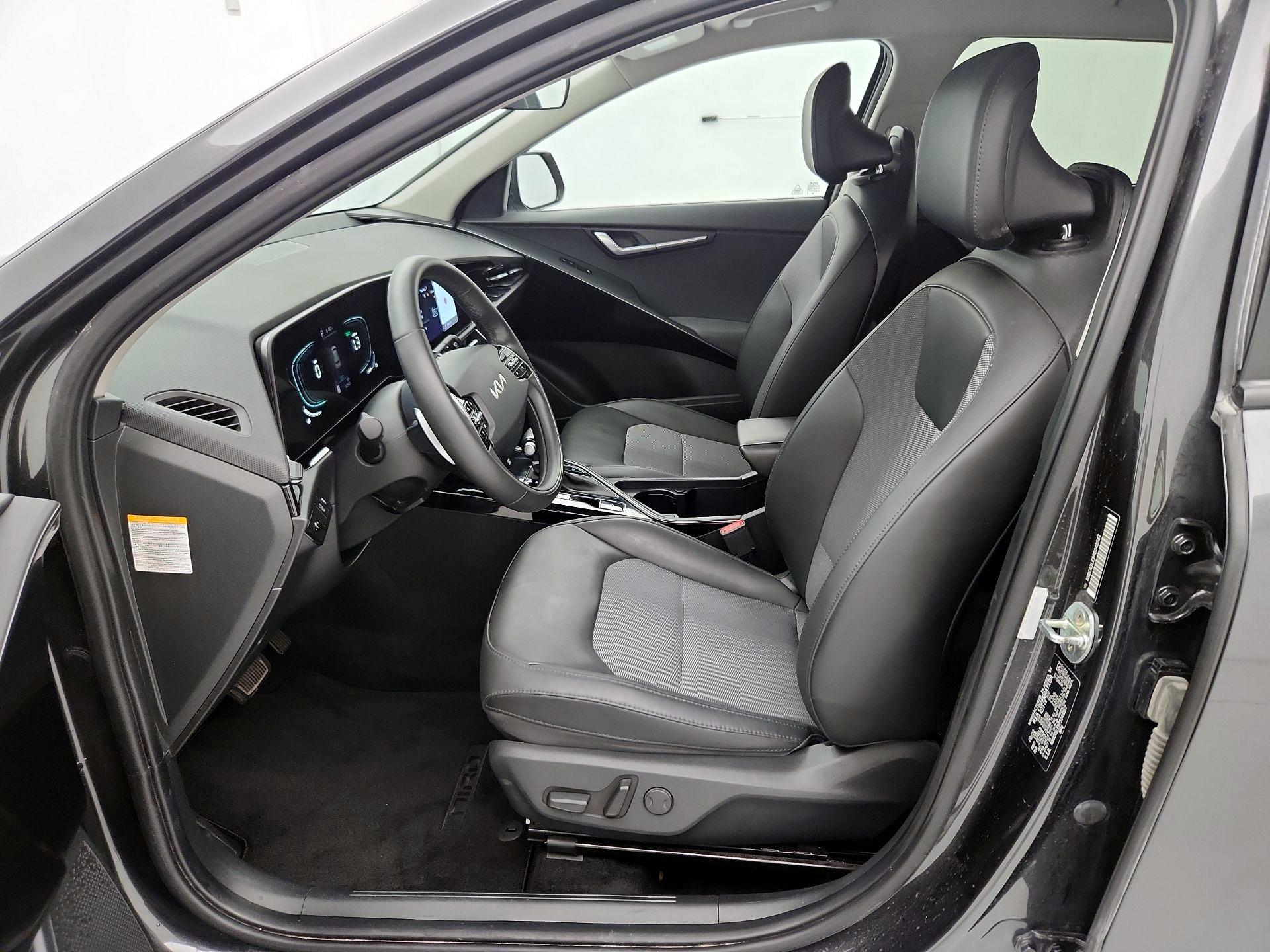 Thumbnail: 2023 Kia Niro - 11