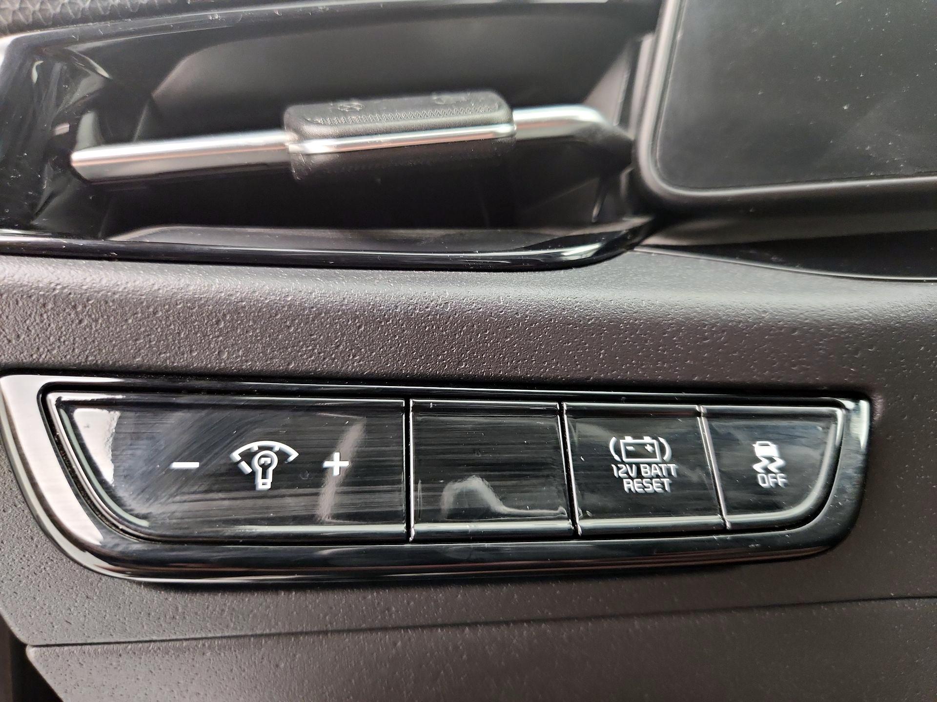 Thumbnail: 2023 Kia Niro - 13