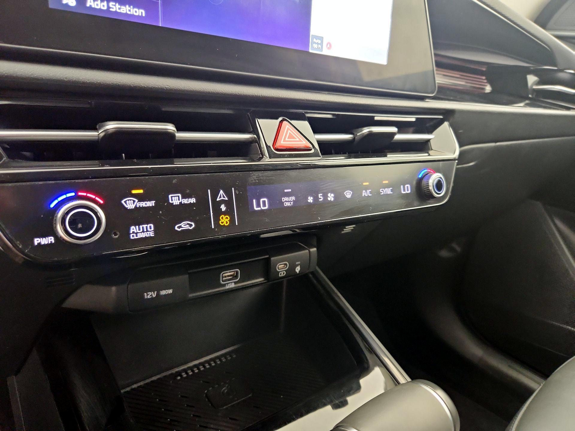 Thumbnail: 2023 Kia Niro - 17