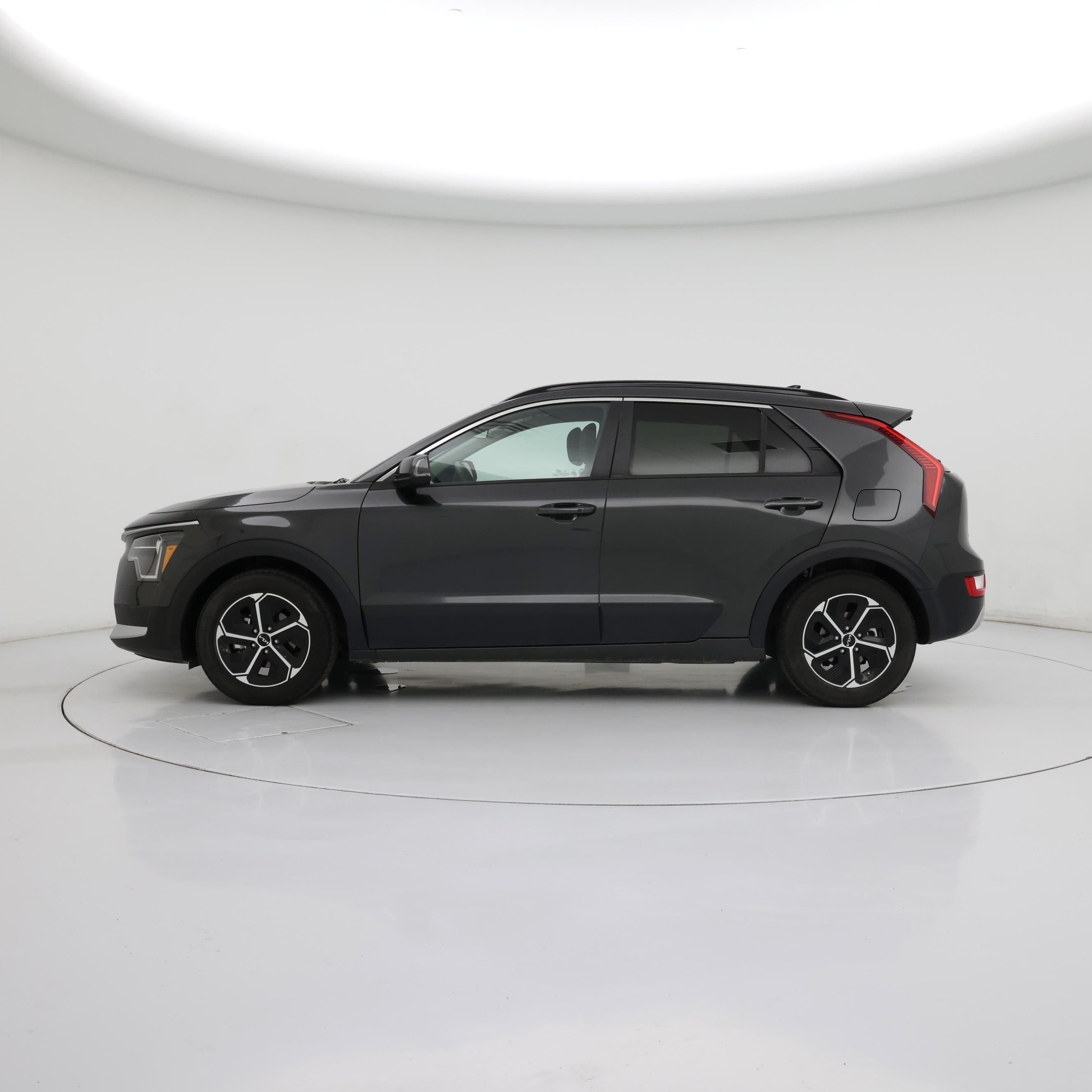 Thumbnail: 2023 Kia Niro - 3