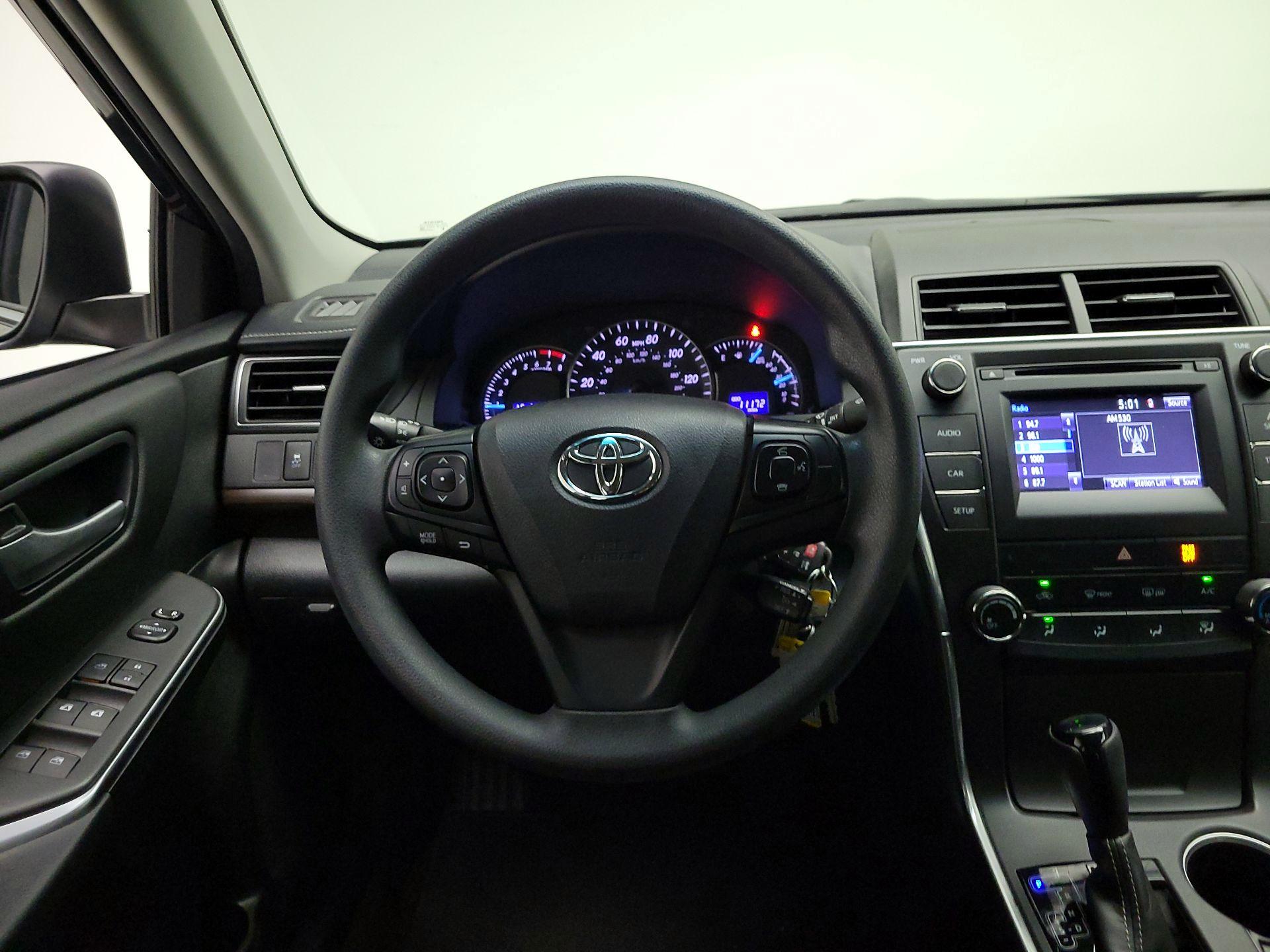 Thumbnail: 2015 Toyota Camry - 10