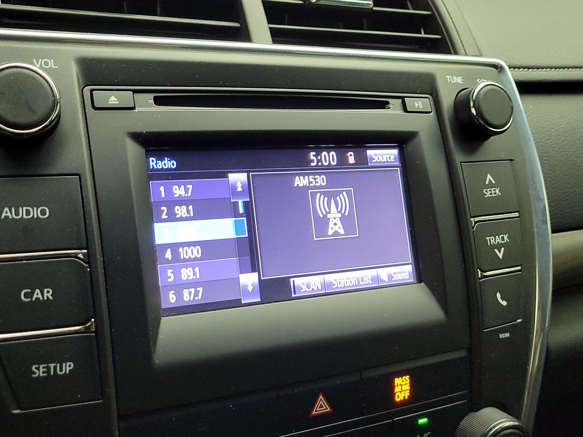 Thumbnail: 2015 Toyota Camry - 14