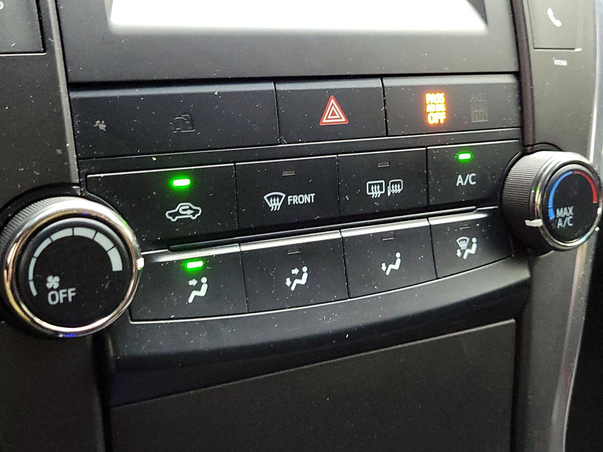 Thumbnail: 2015 Toyota Camry - 15