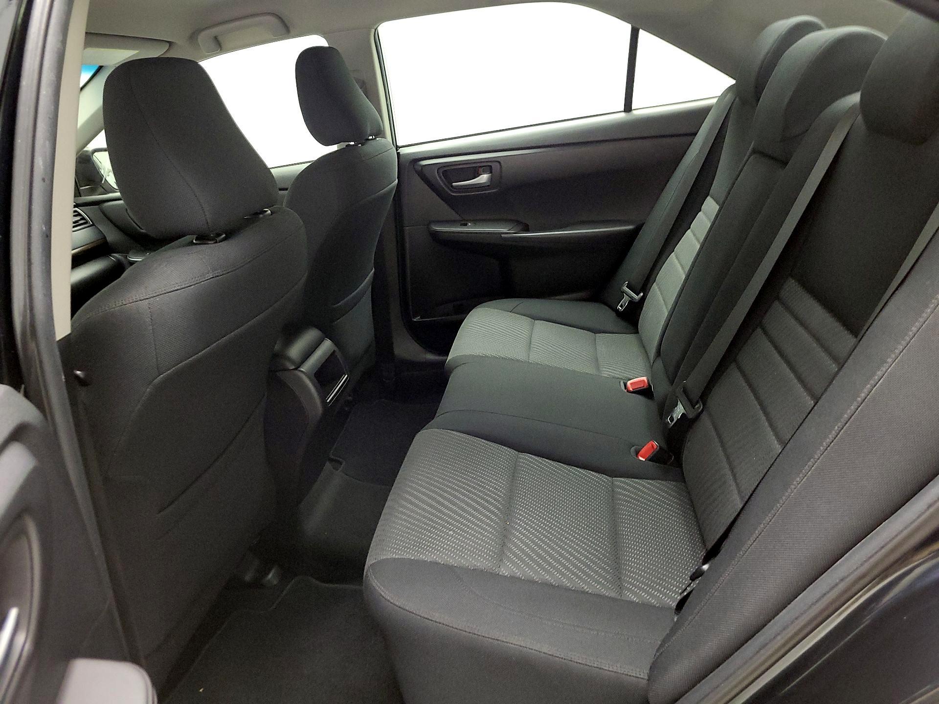 Thumbnail: 2015 Toyota Camry - 18