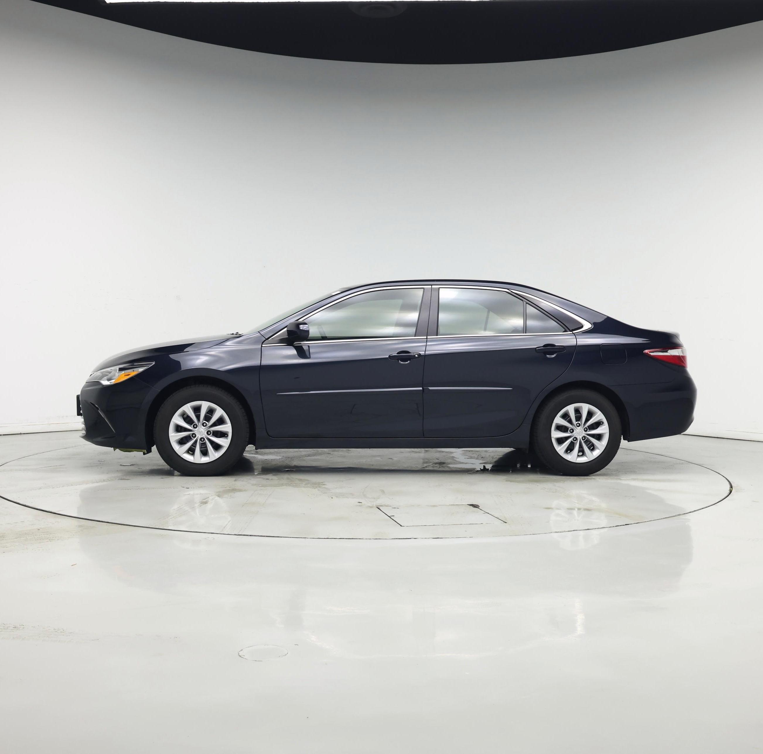 Thumbnail: 2015 Toyota Camry - 3