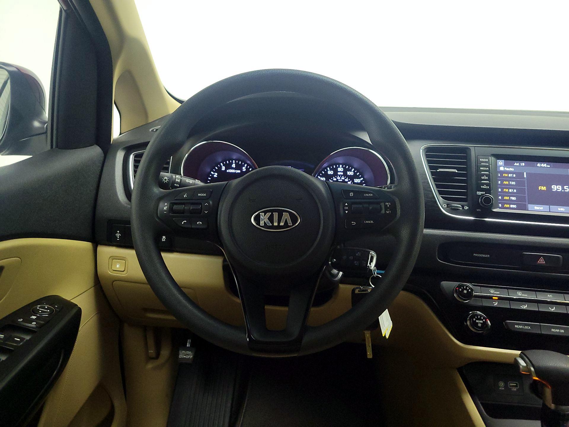 Thumbnail: 2020 Kia Sedona - 10