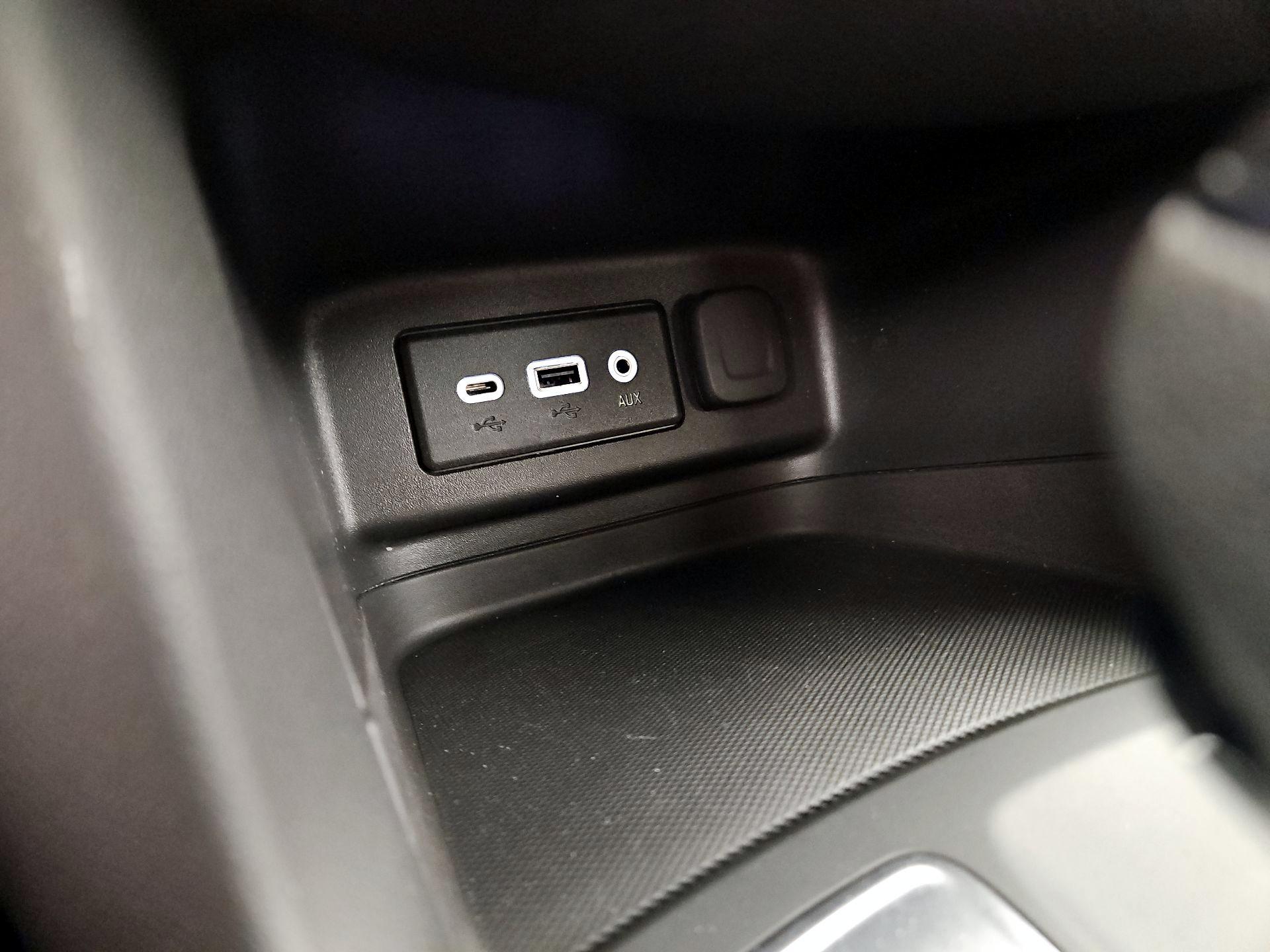 Thumbnail: 2021 Chevrolet Equinox - 18