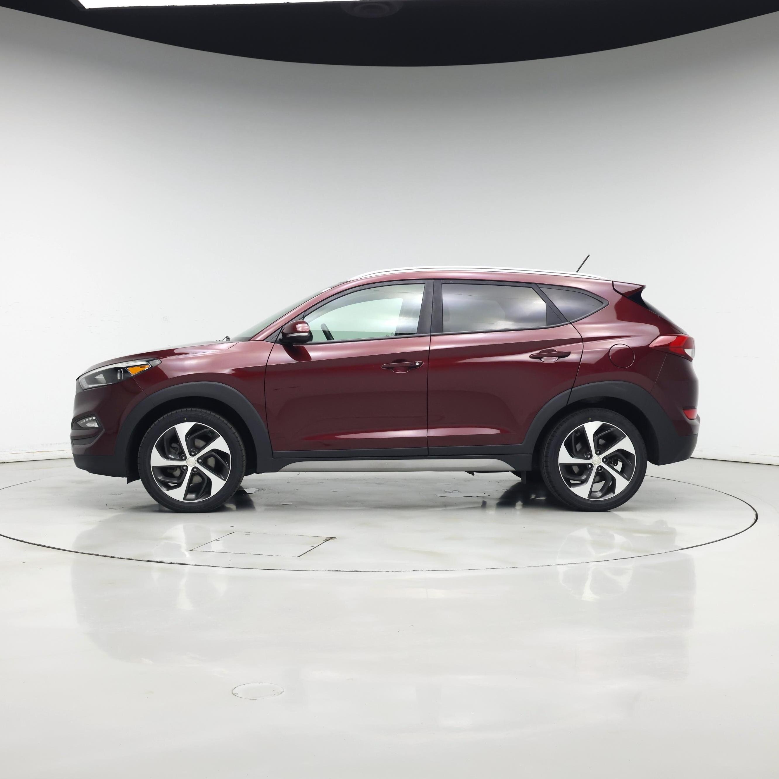 Thumbnail: 2017 Hyundai Tucson - 3
