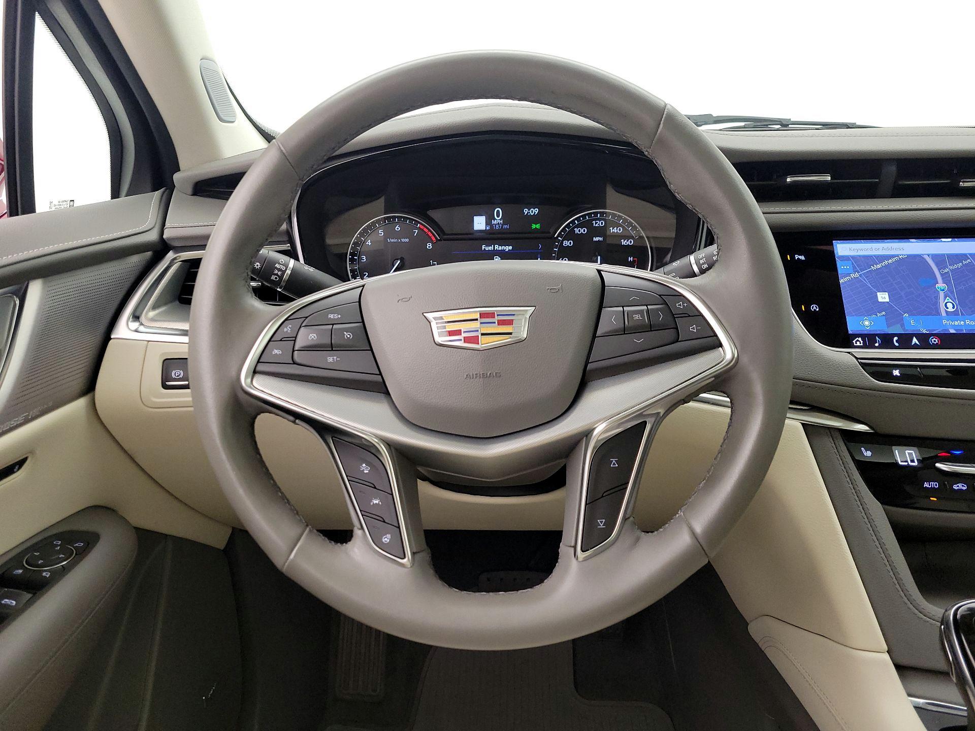 Thumbnail: 2021 Cadillac XT5 - 10