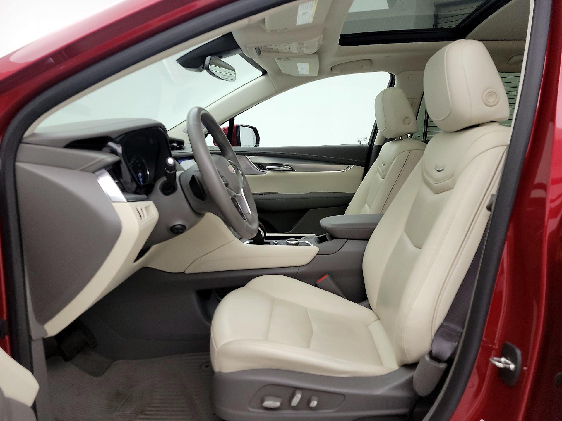 Thumbnail: 2021 Cadillac XT5 - 11