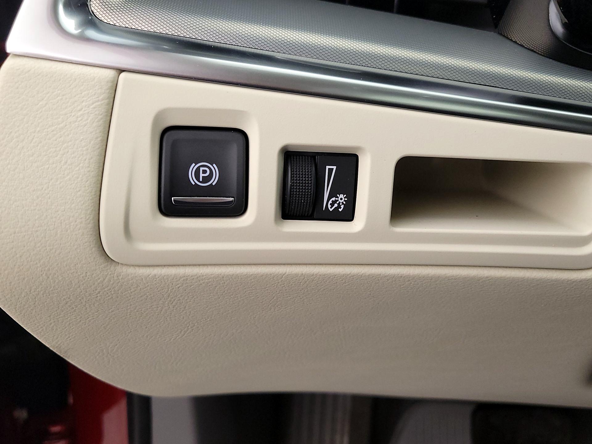 Thumbnail: 2021 Cadillac XT5 - 13