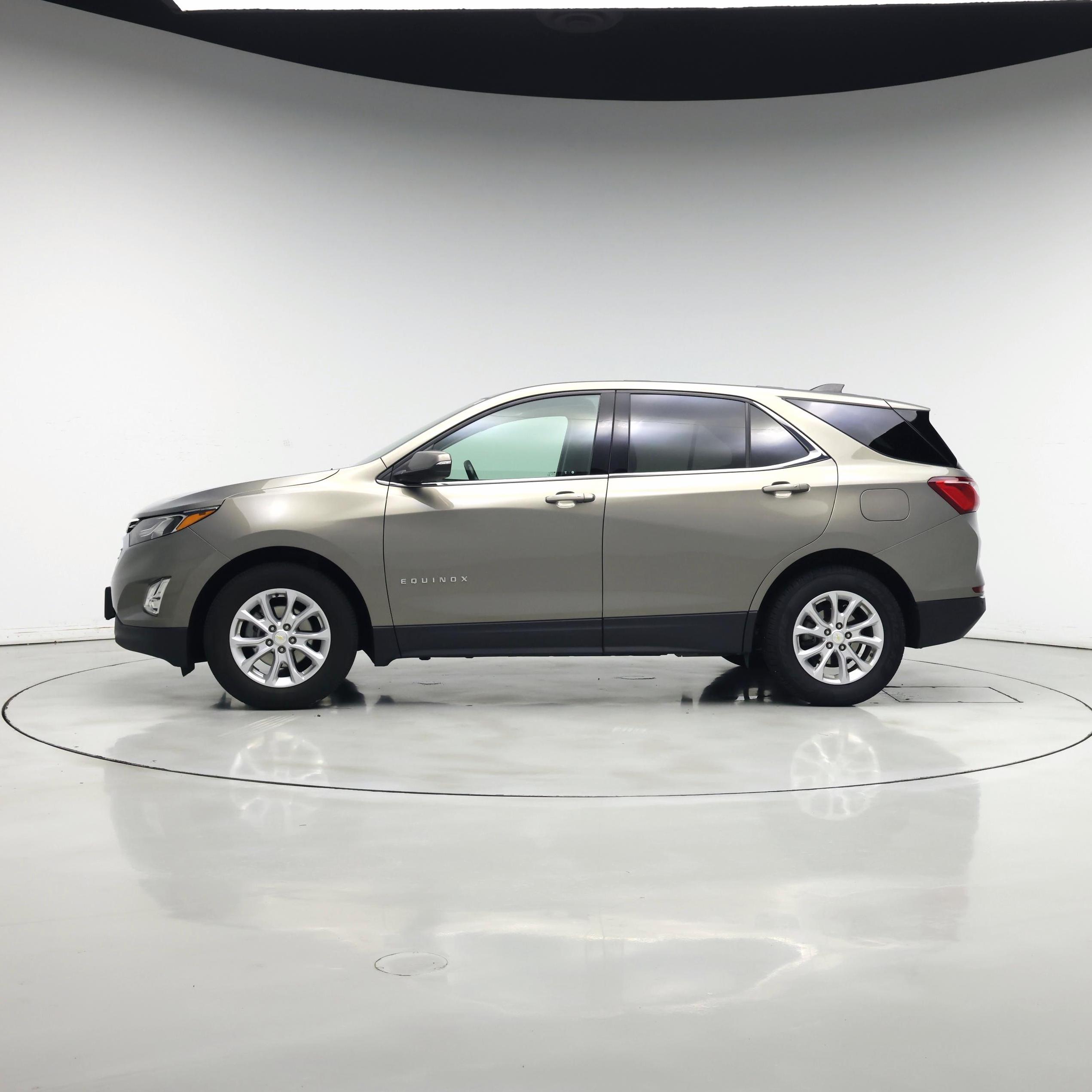 Thumbnail: 2019 Chevrolet Equinox - 3