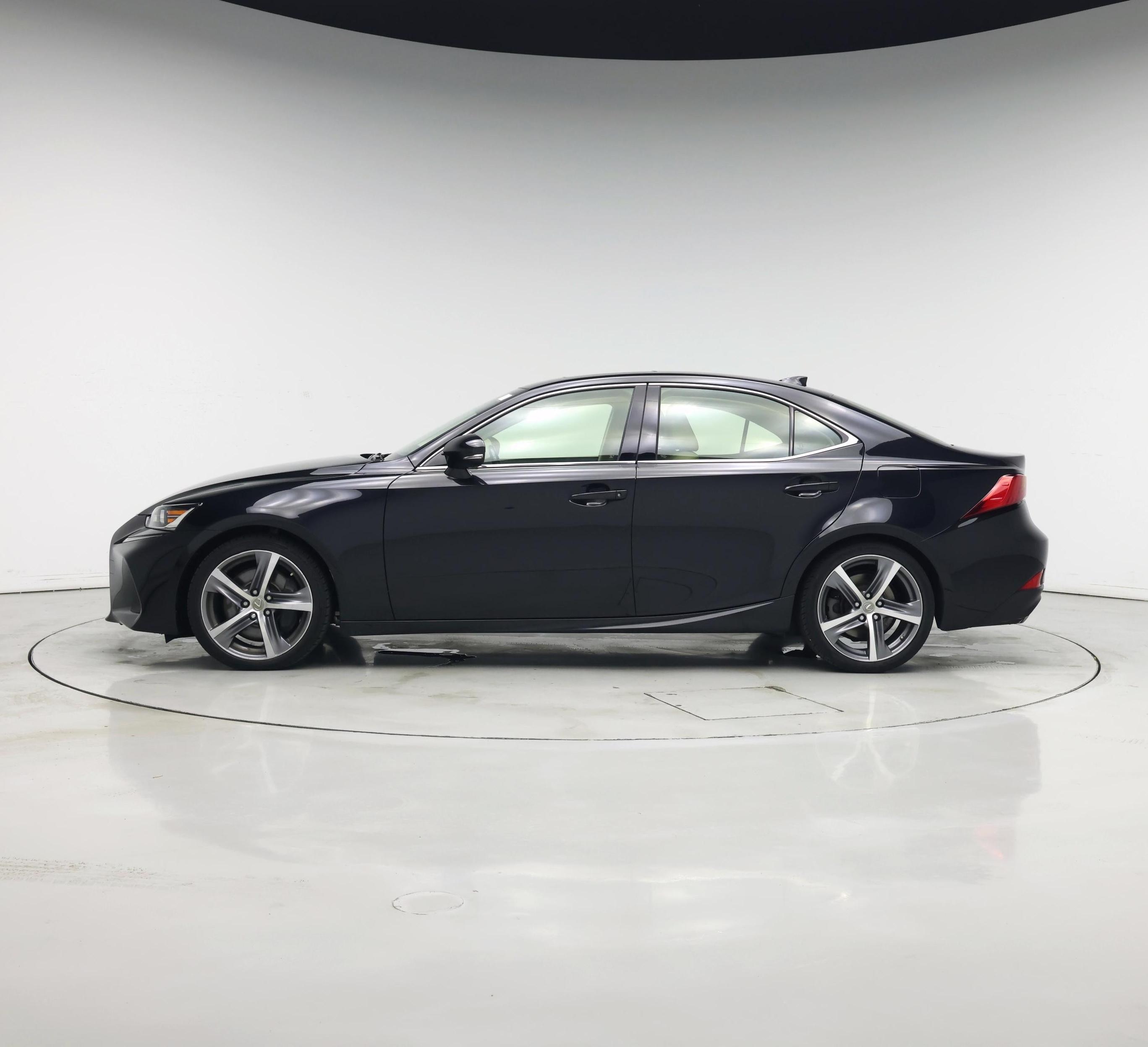 Thumbnail: 2018 Lexus IS - 3