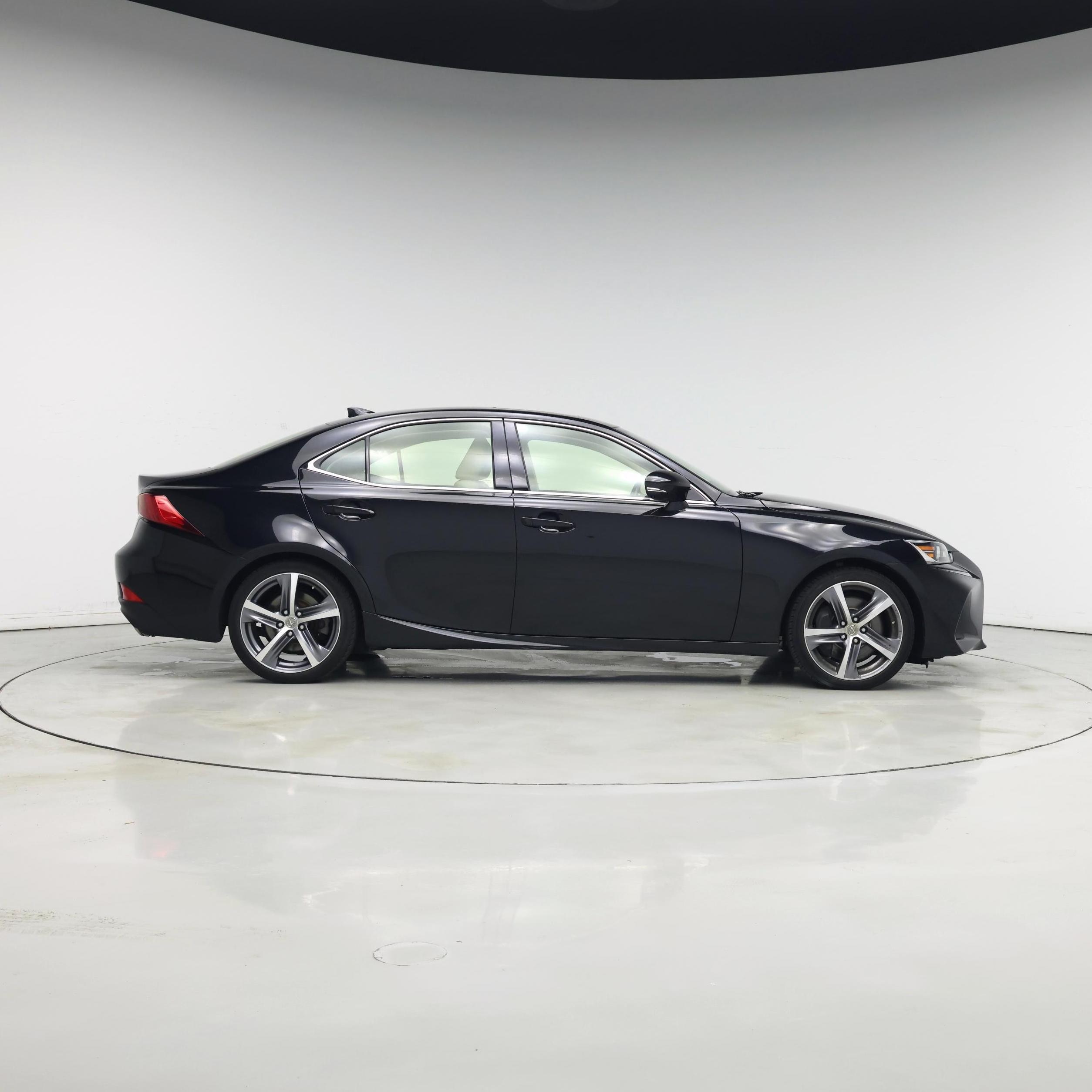 Thumbnail: 2018 Lexus IS - 7