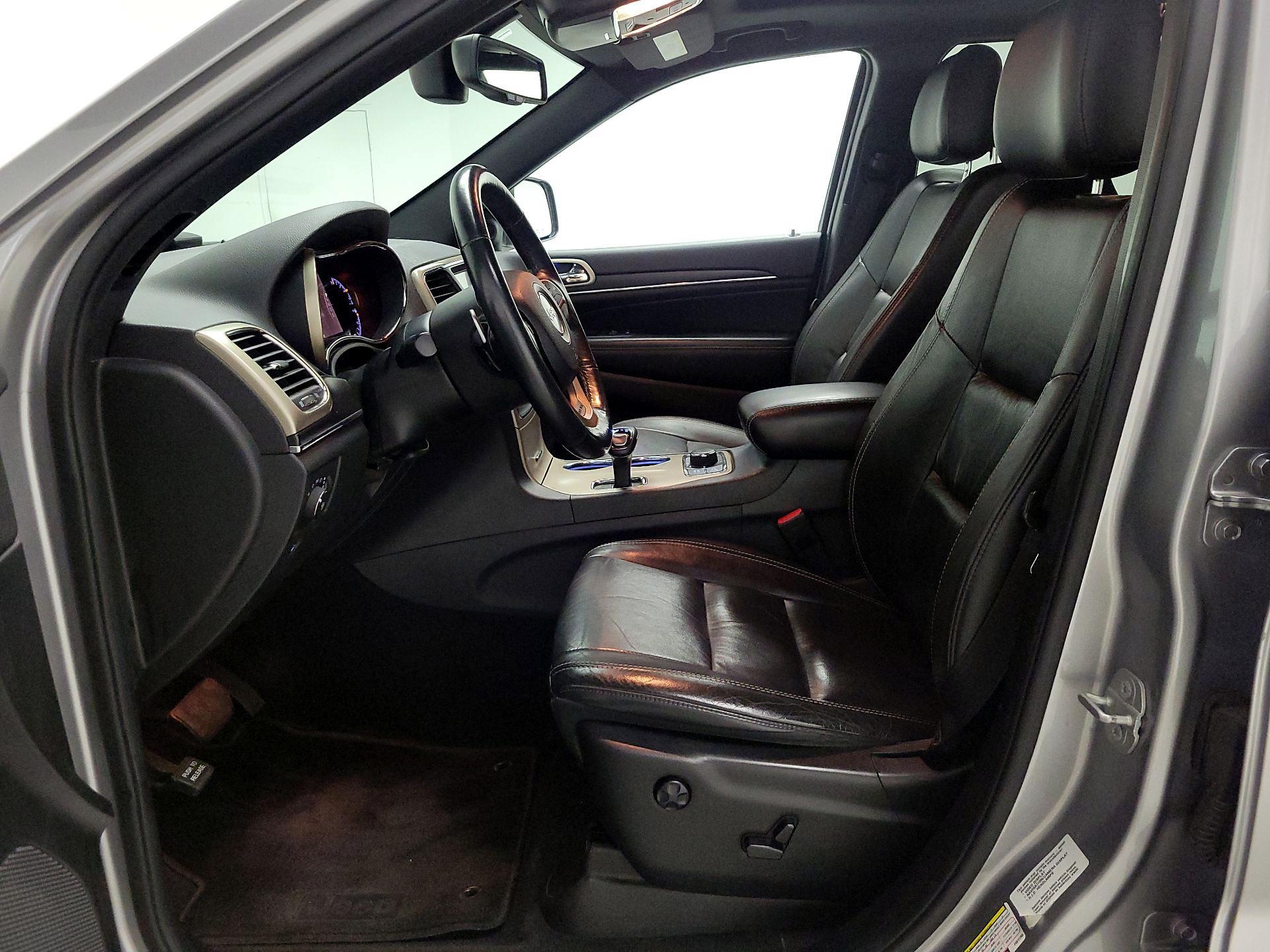 Thumbnail: 2015 Jeep Grand Cherokee - 11