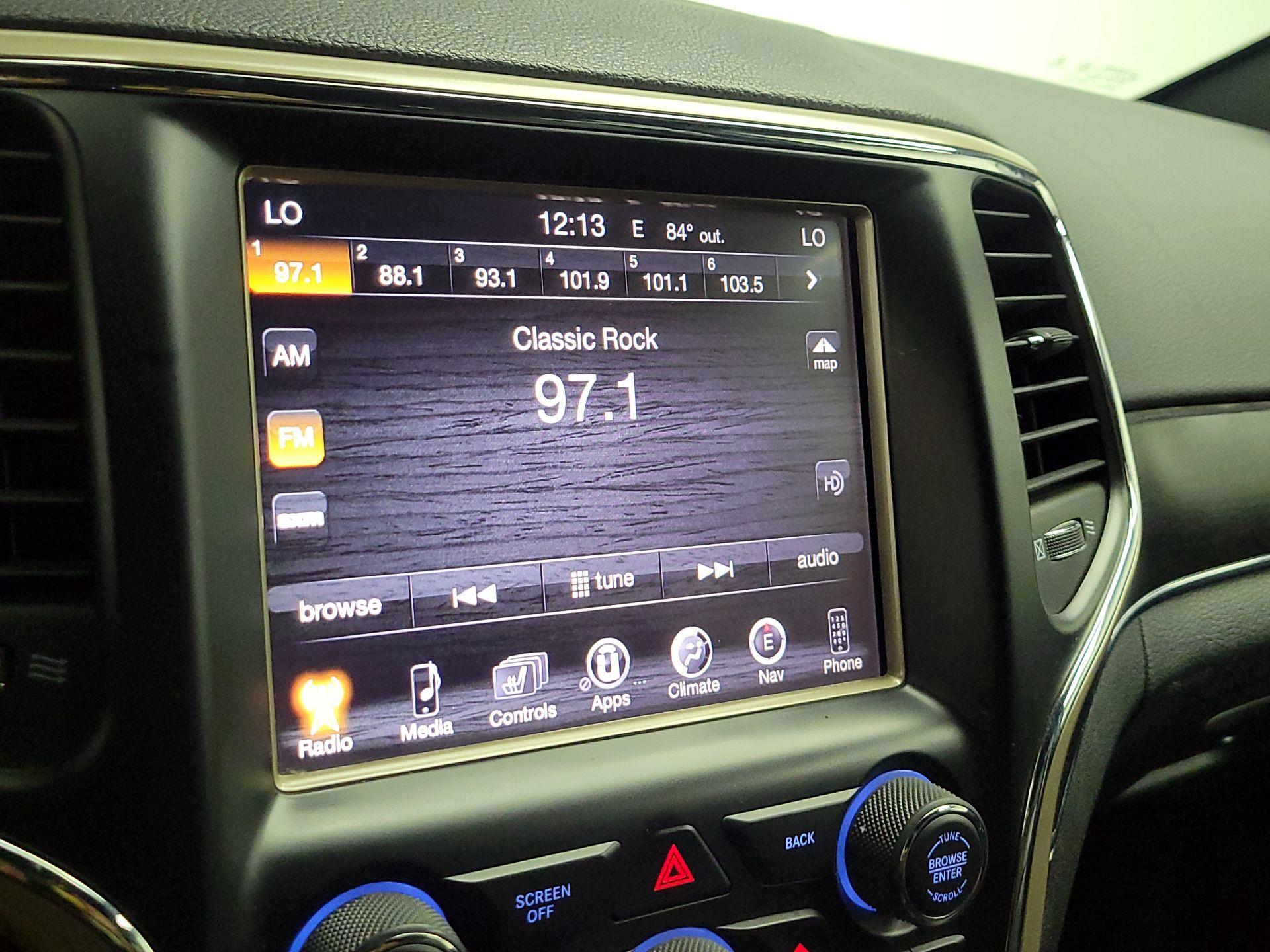 Thumbnail: 2015 Jeep Grand Cherokee - 16