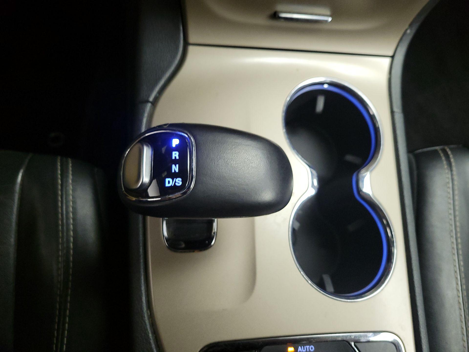 Thumbnail: 2015 Jeep Grand Cherokee - 18