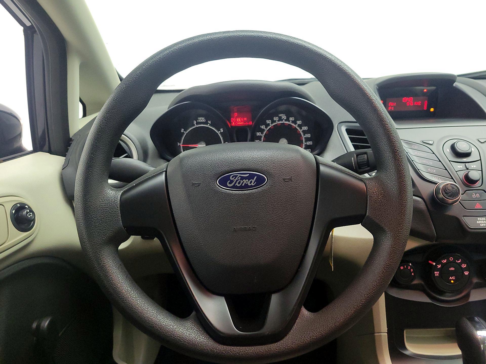 Thumbnail: 2013 Ford Fiesta - 10