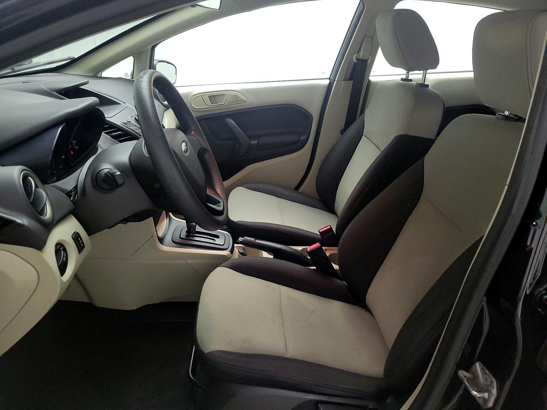 Thumbnail: 2013 Ford Fiesta - 11
