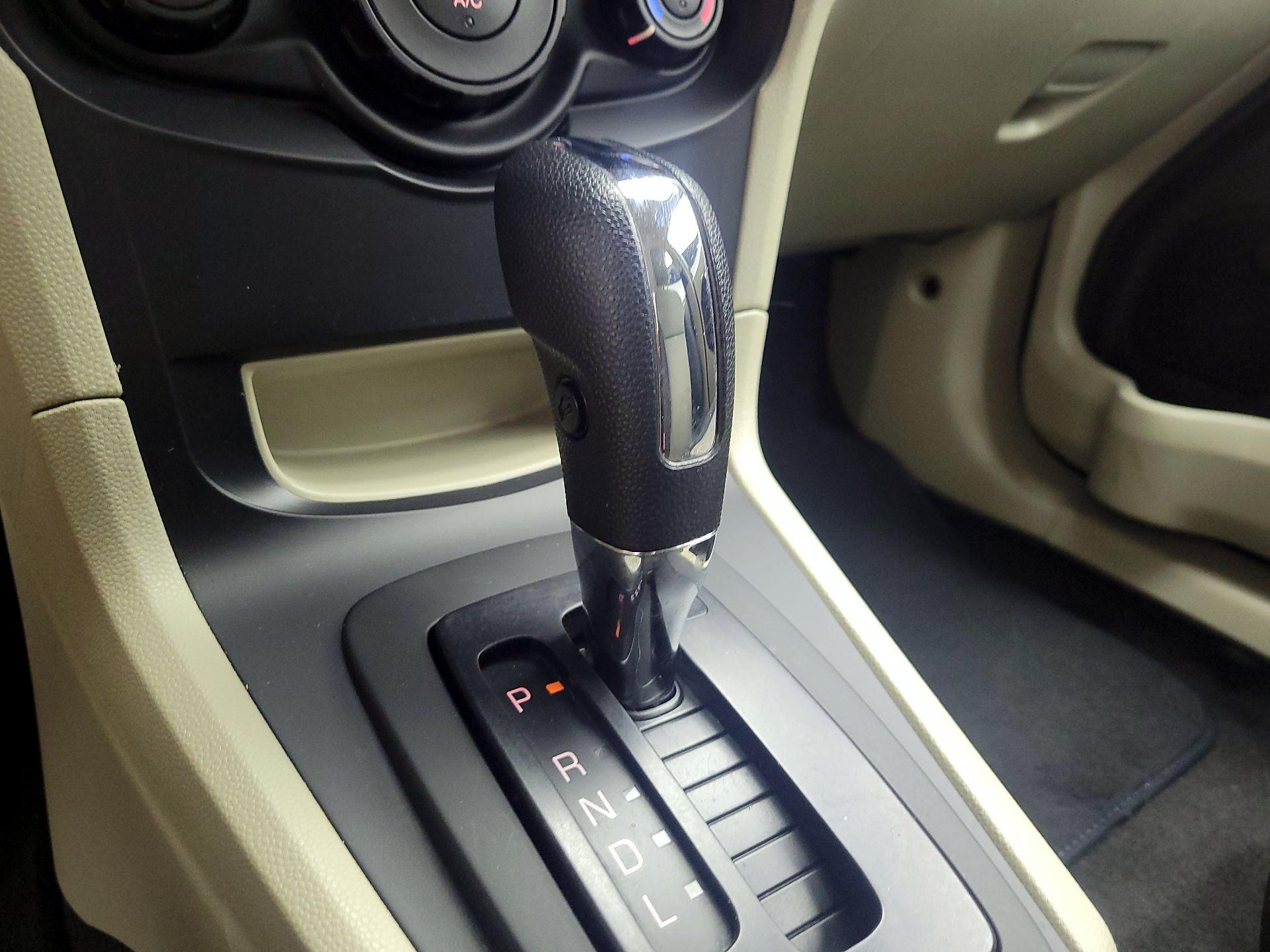 Thumbnail: 2013 Ford Fiesta - 16