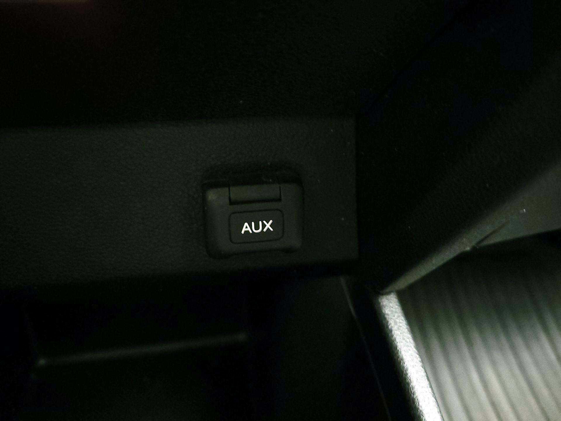 Thumbnail: 2013 Honda Fit - 17