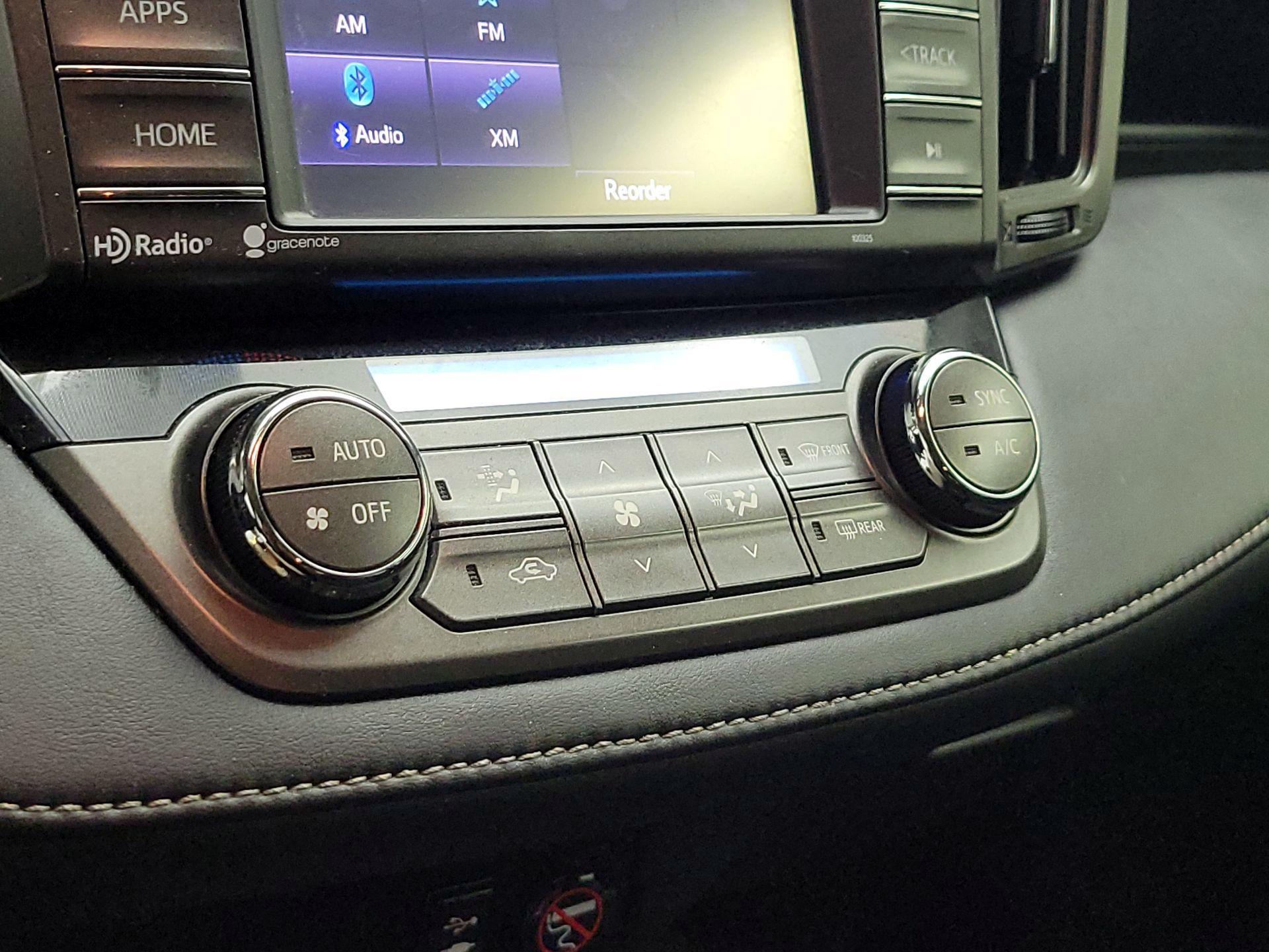 Thumbnail: 2014 Toyota RAV4 - 16