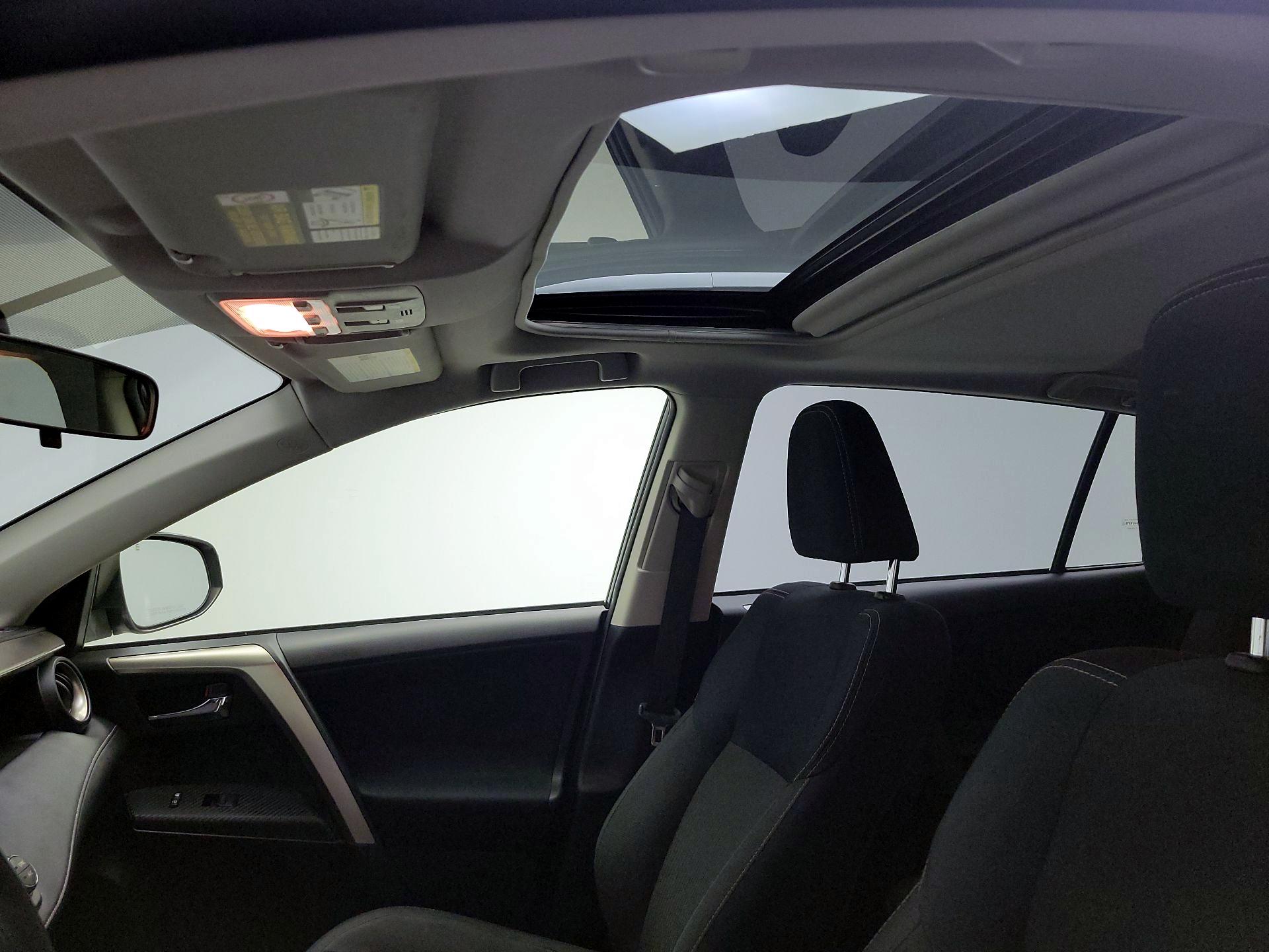 Thumbnail: 2014 Toyota RAV4 - 19