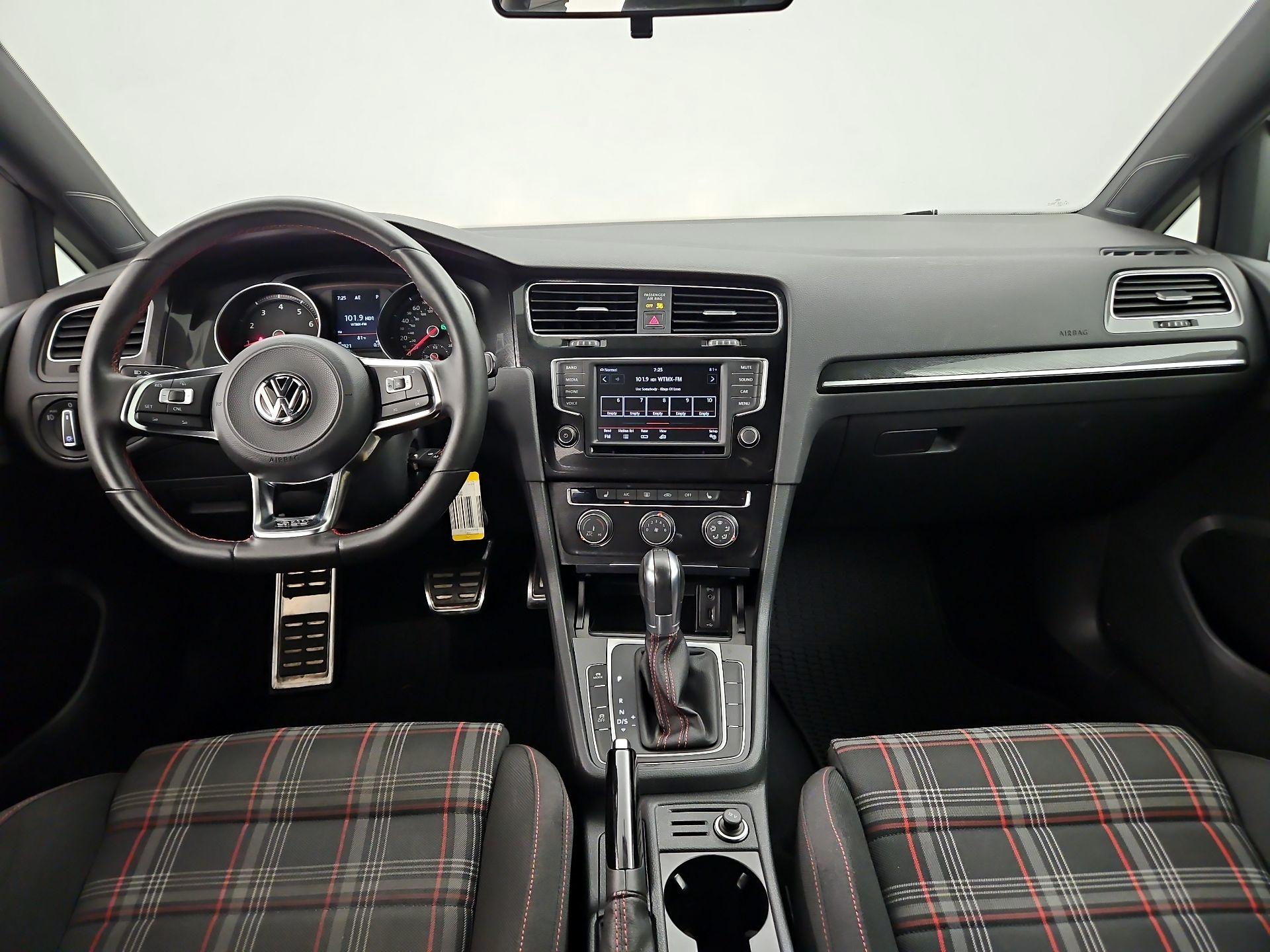 Thumbnail: 2017 Volkswagen Golf - 9