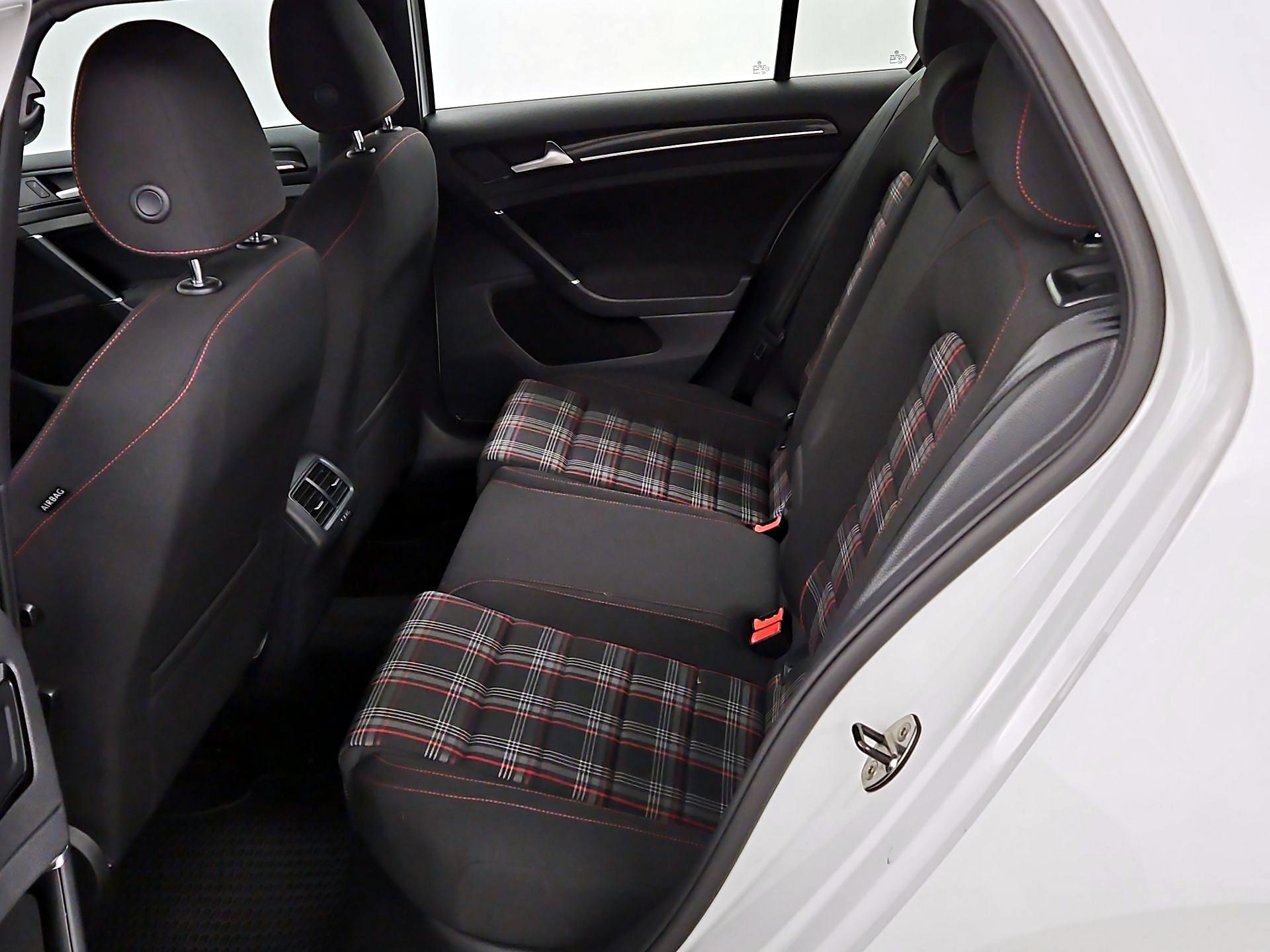 Thumbnail: 2017 Volkswagen Golf - 19