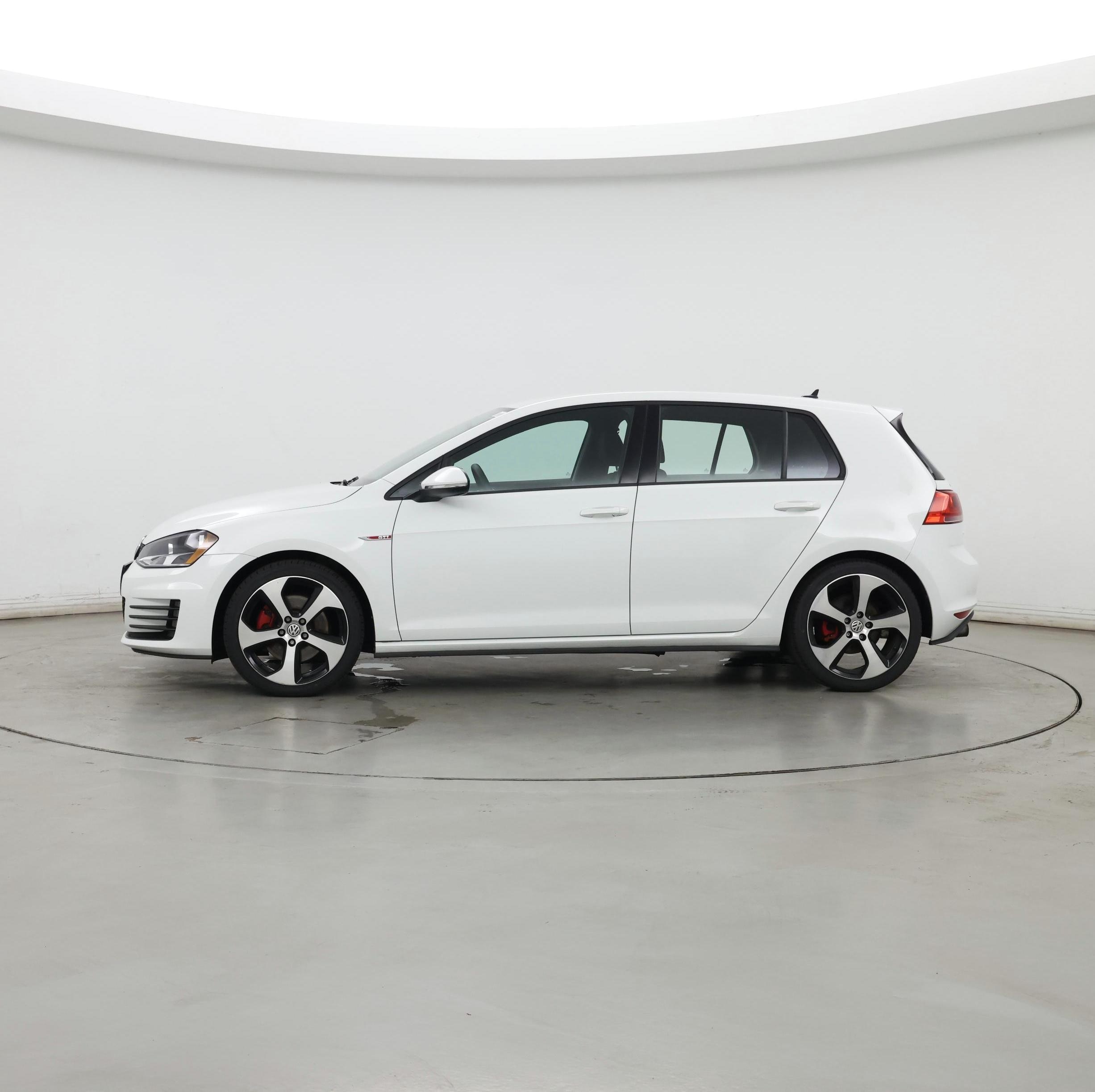 Thumbnail: 2017 Volkswagen Golf - 3