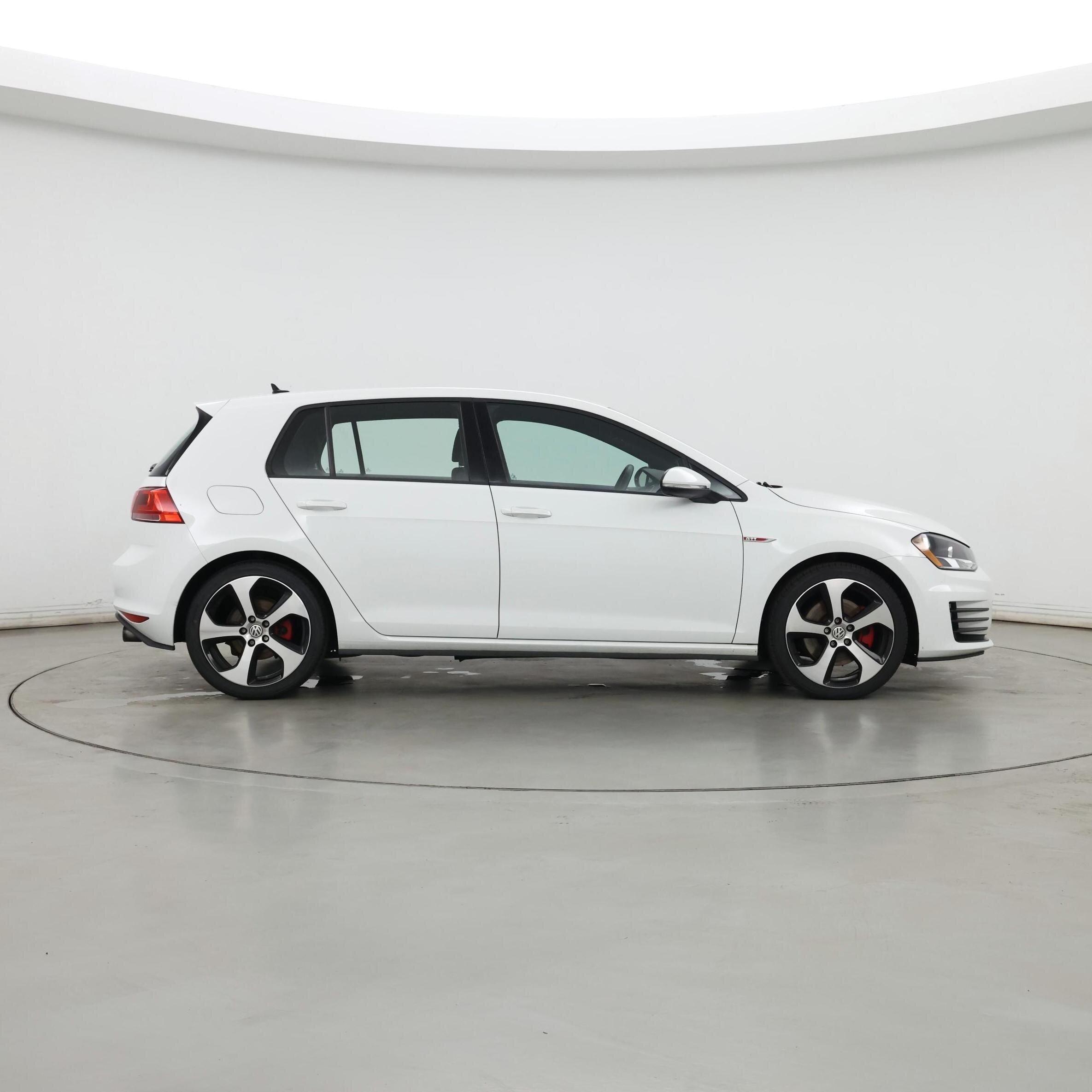 Thumbnail: 2017 Volkswagen Golf - 7