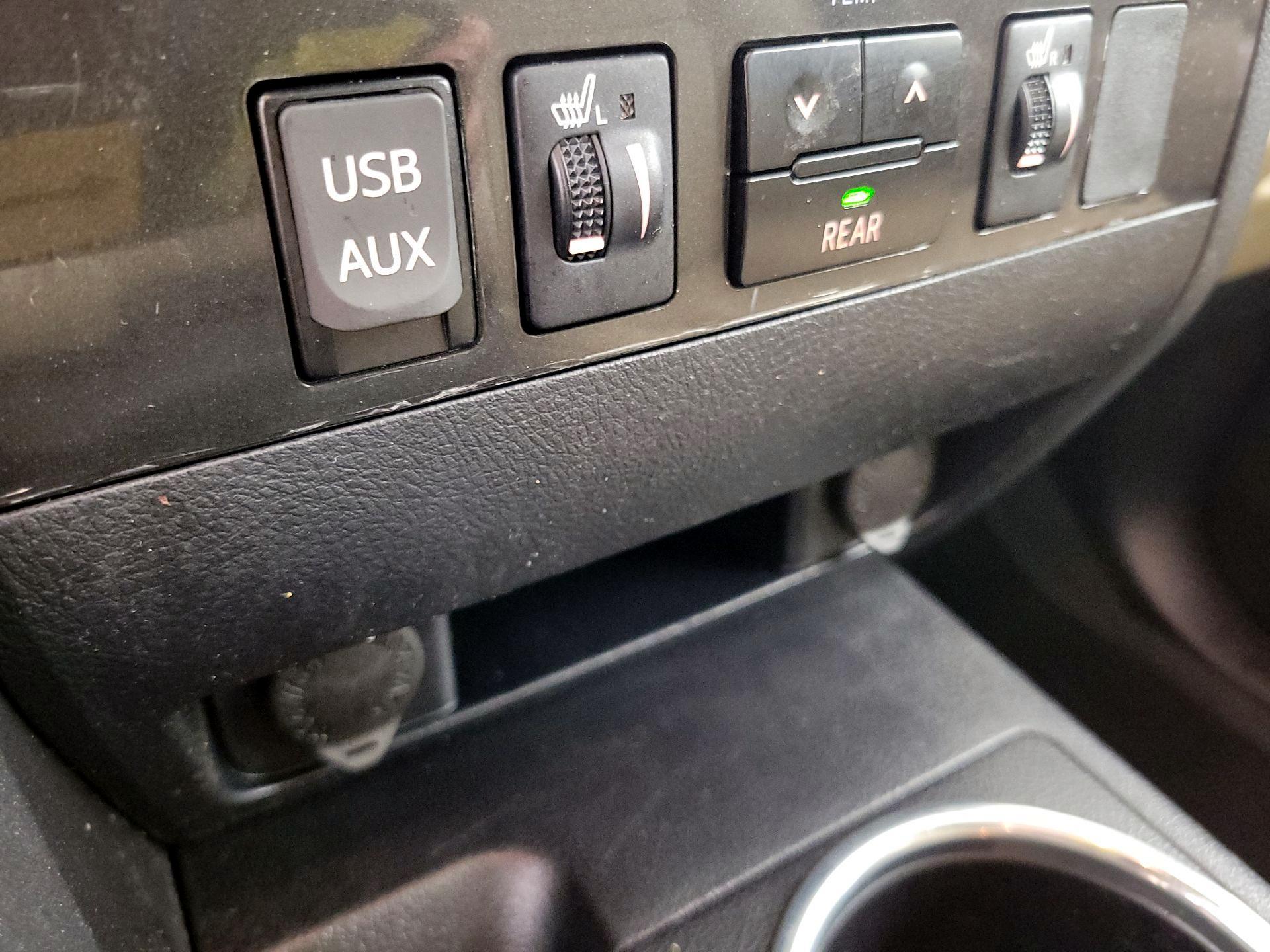 Thumbnail: 2019 Toyota Sequoia - 19