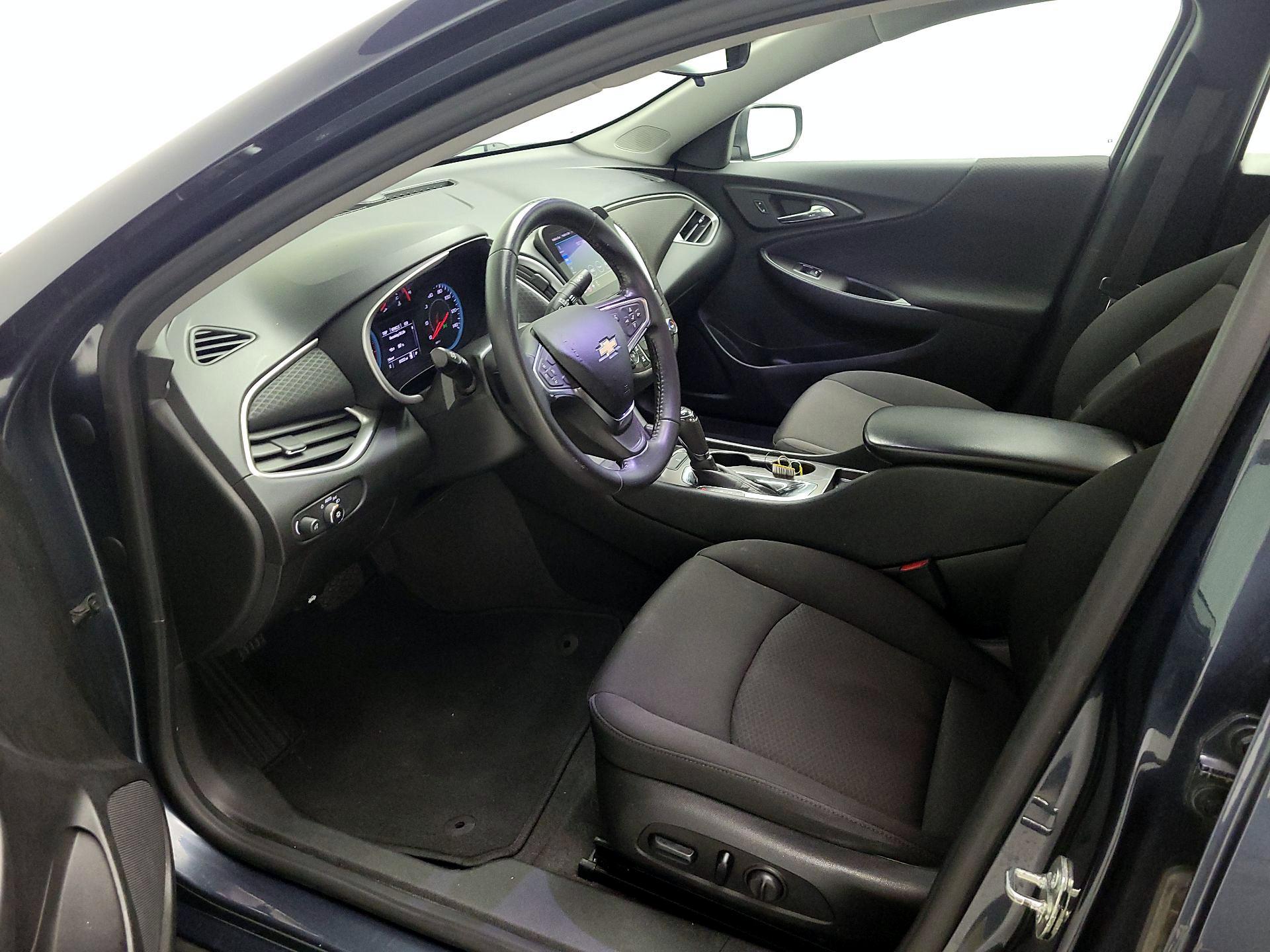 Thumbnail: 2019 Chevrolet Malibu - 11