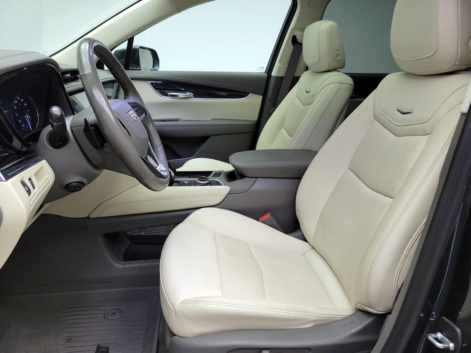 Thumbnail: 2020 Cadillac XT6 - 11