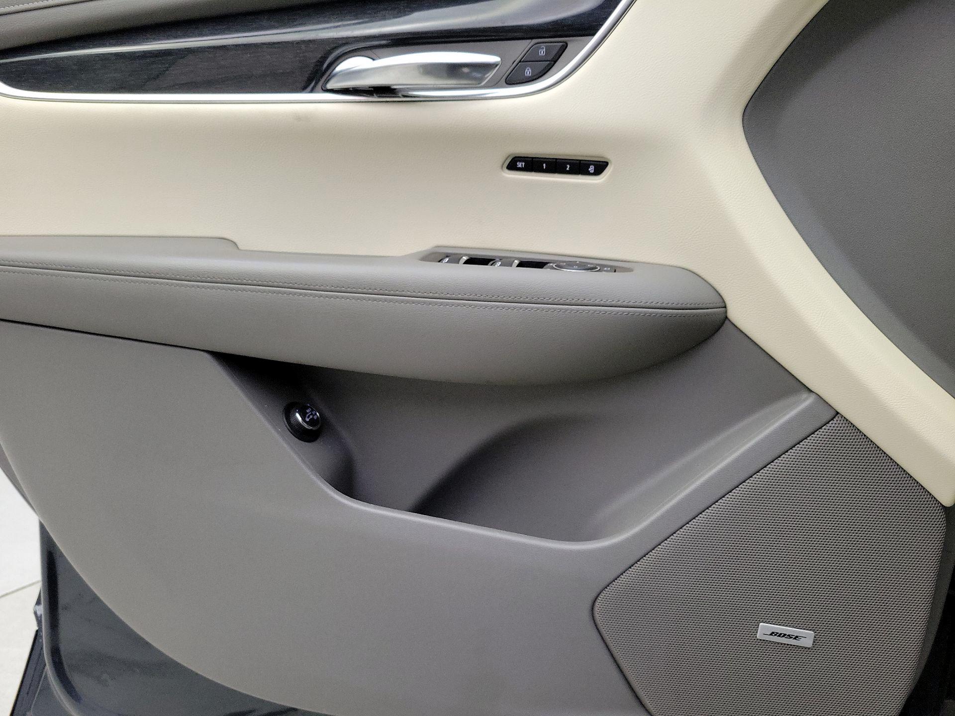 Thumbnail: 2020 Cadillac XT6 - 12