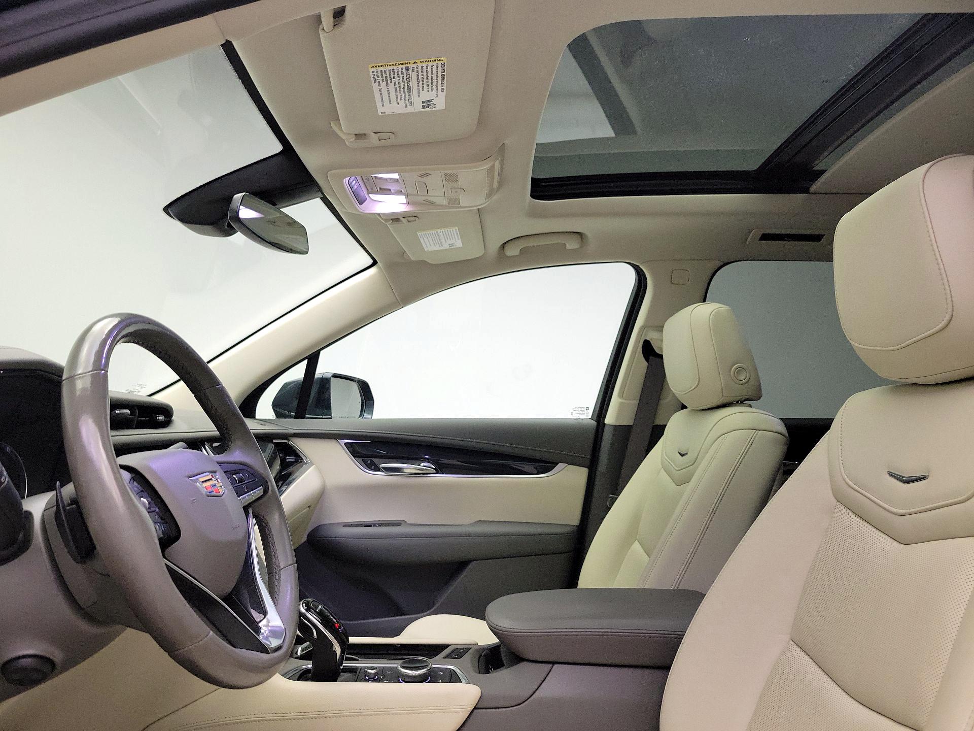 Thumbnail: 2020 Cadillac XT6 - 17