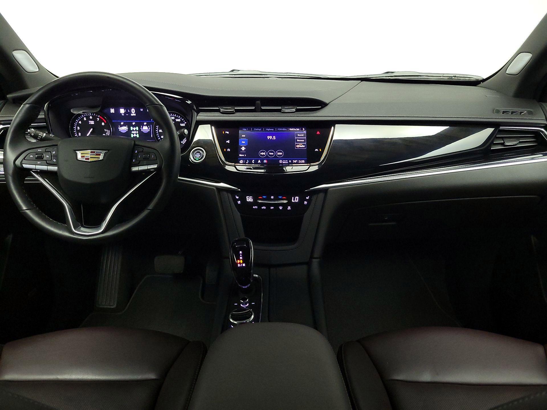 Thumbnail: 2023 Cadillac XT6 - 9