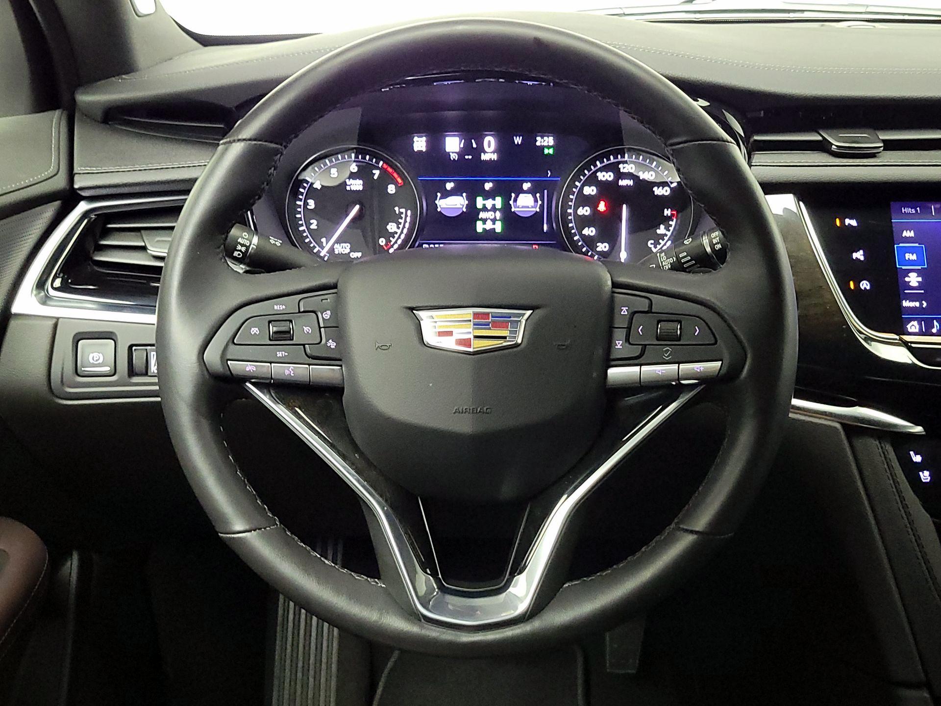 Thumbnail: 2023 Cadillac XT6 - 10